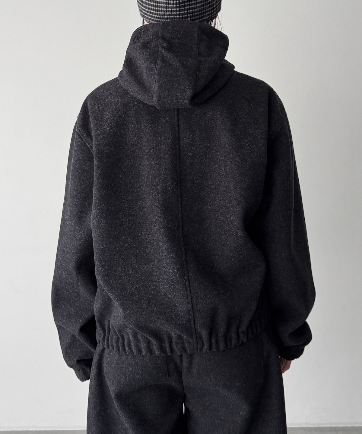 ストレッチウールハーフジップフーディー