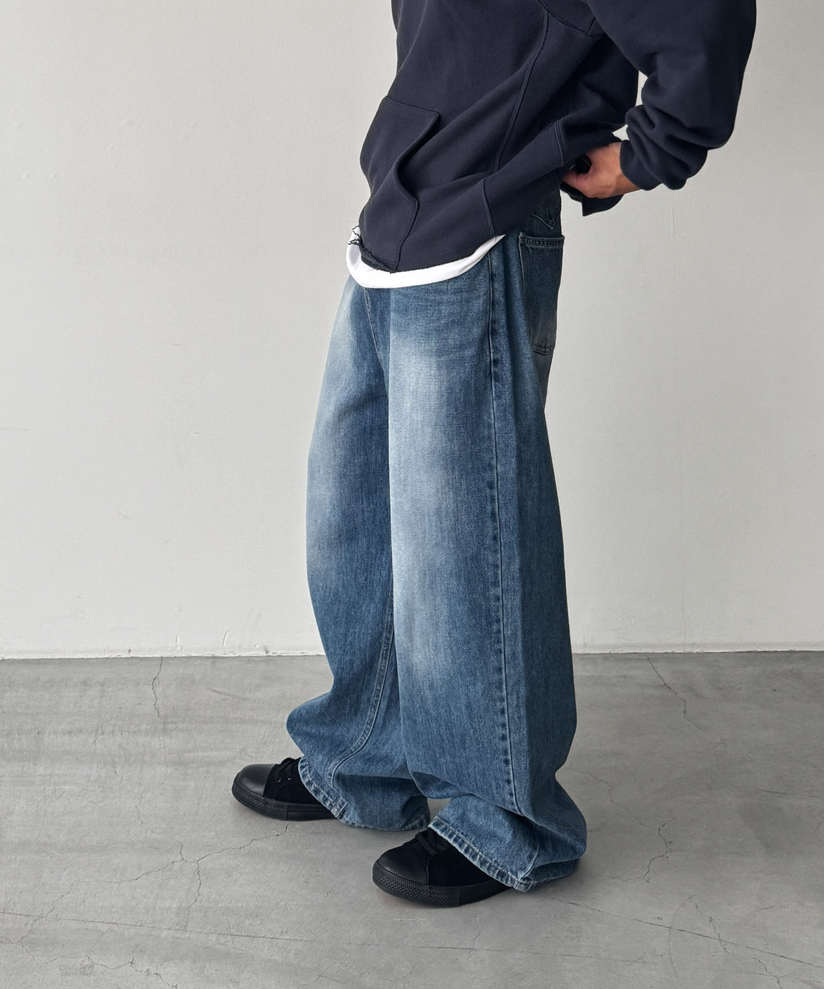 バックヨークデニムパンツ