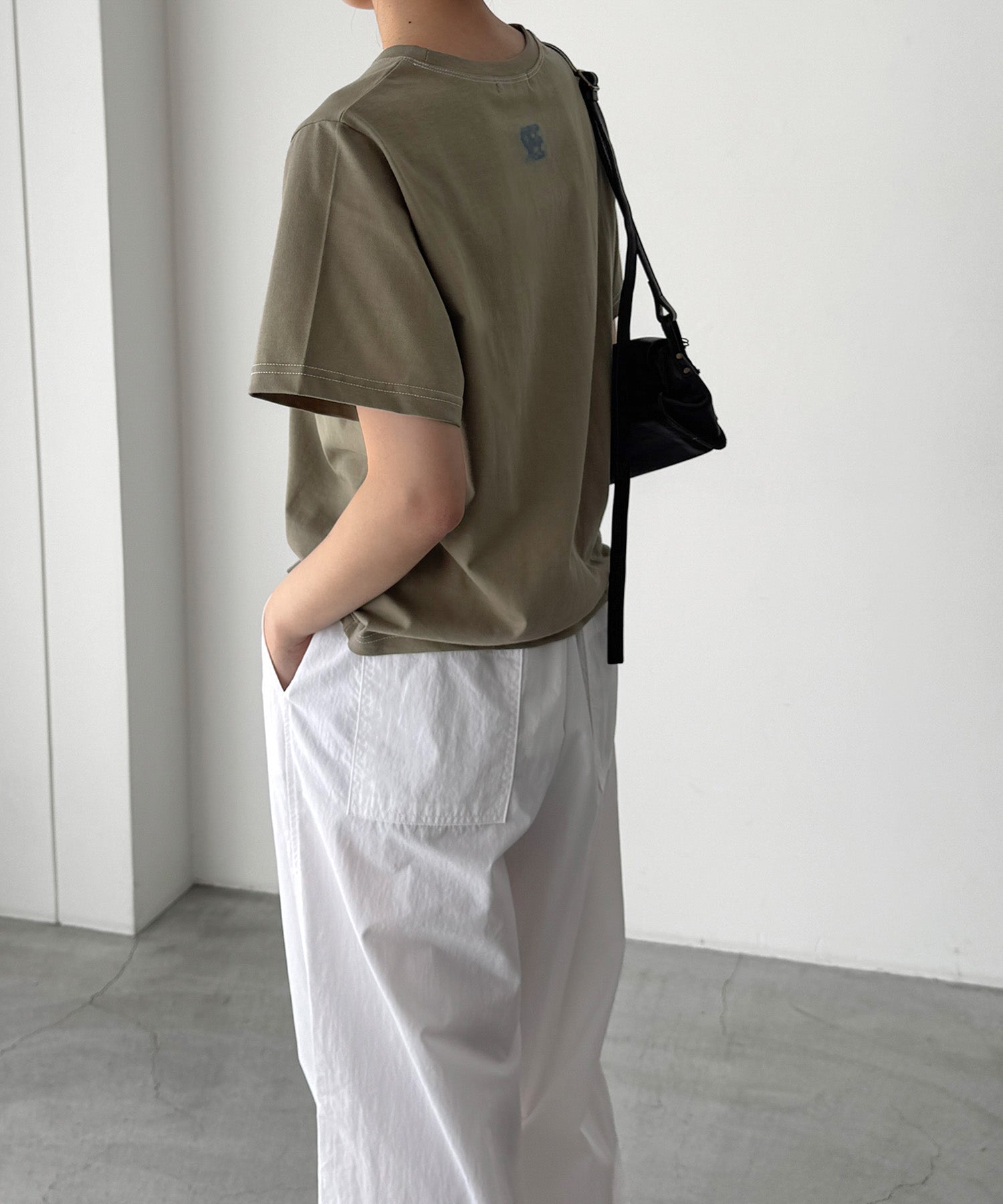 "SEE"ステッチTシャツ
