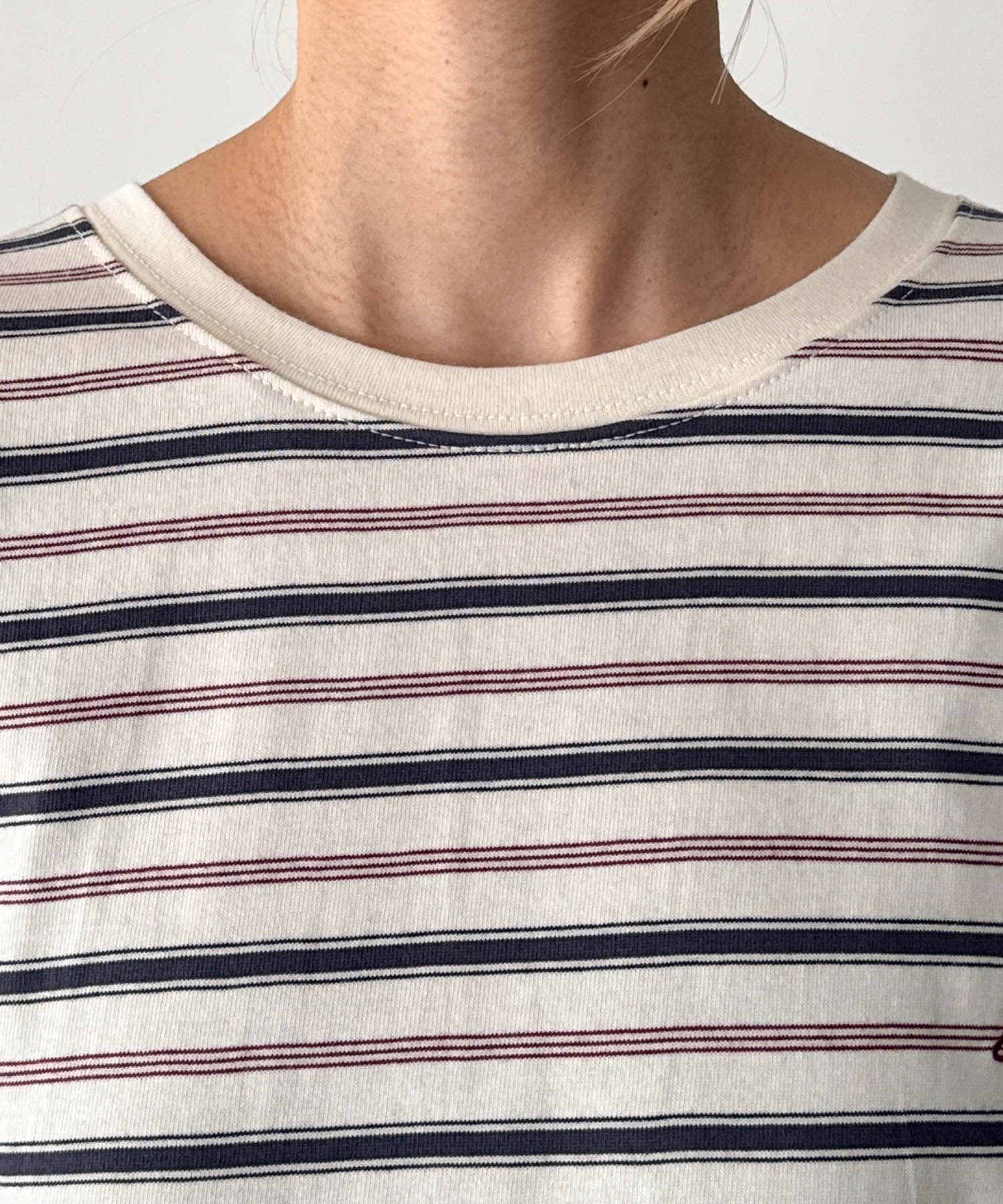 胸刺繍ボーダーロンT