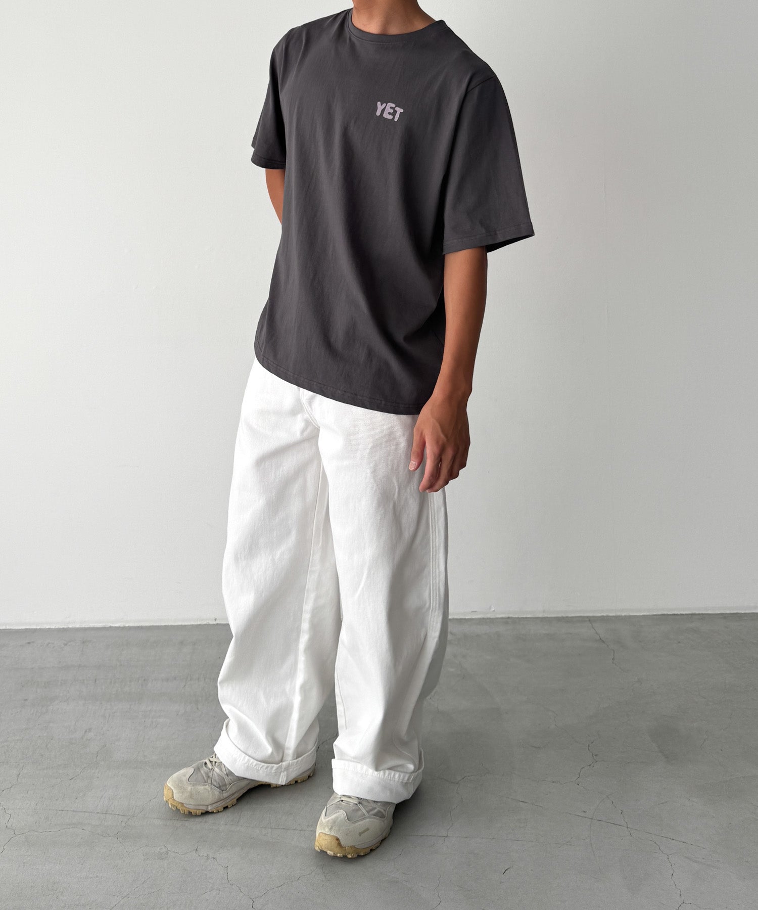 "YET"Tシャツ