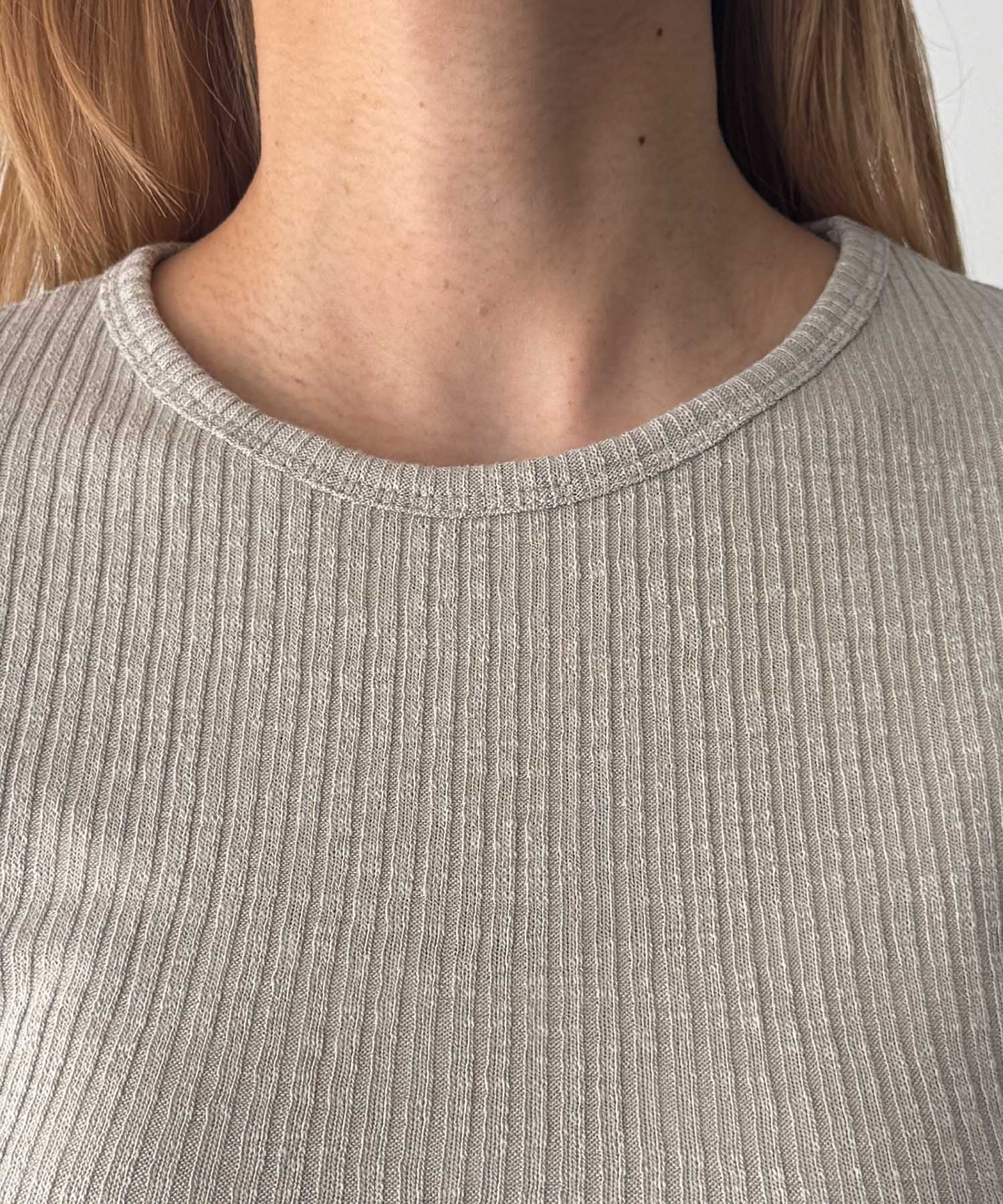 サイドボタンリブTシャツ