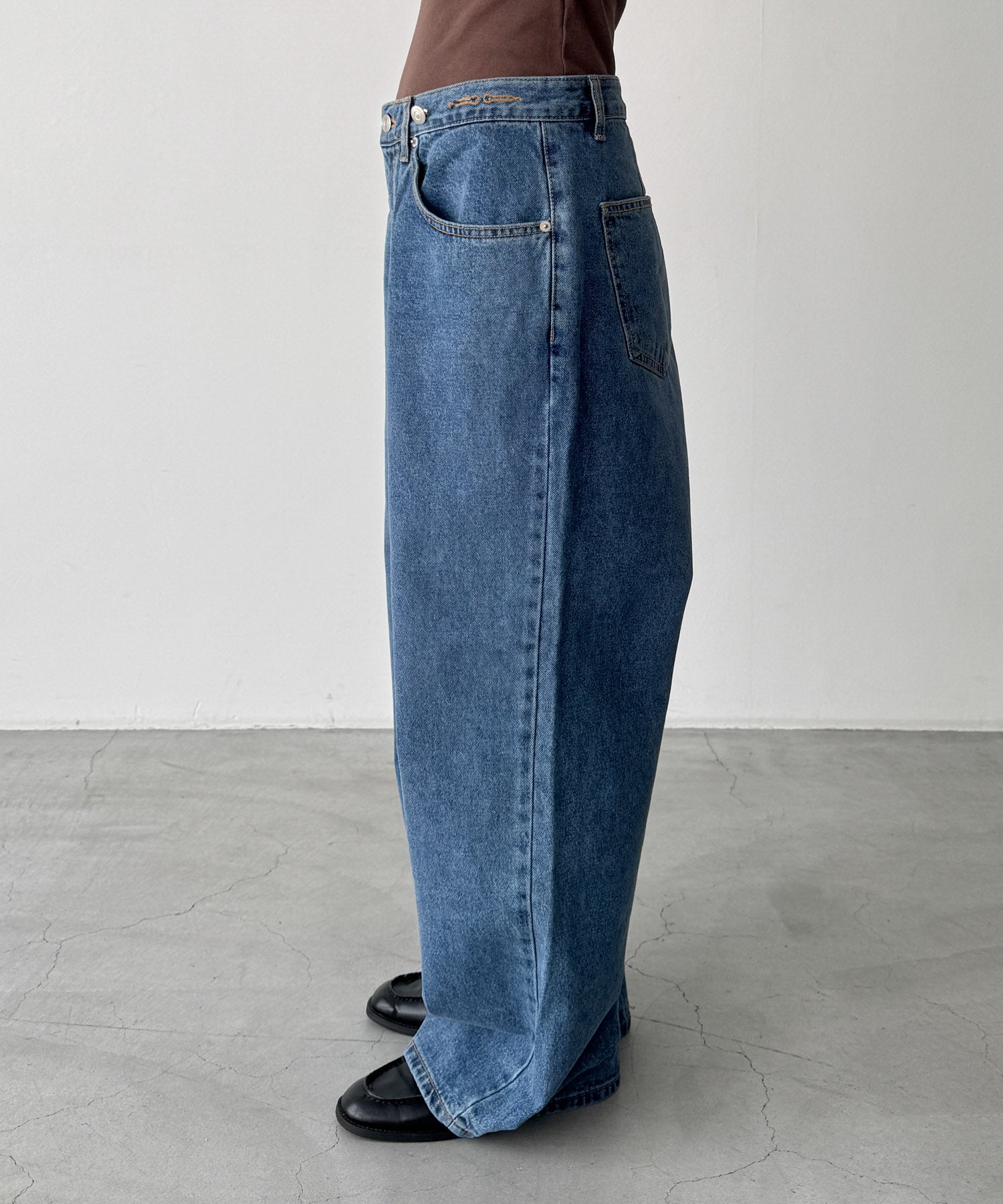 ボタンポケットデニムパンツ