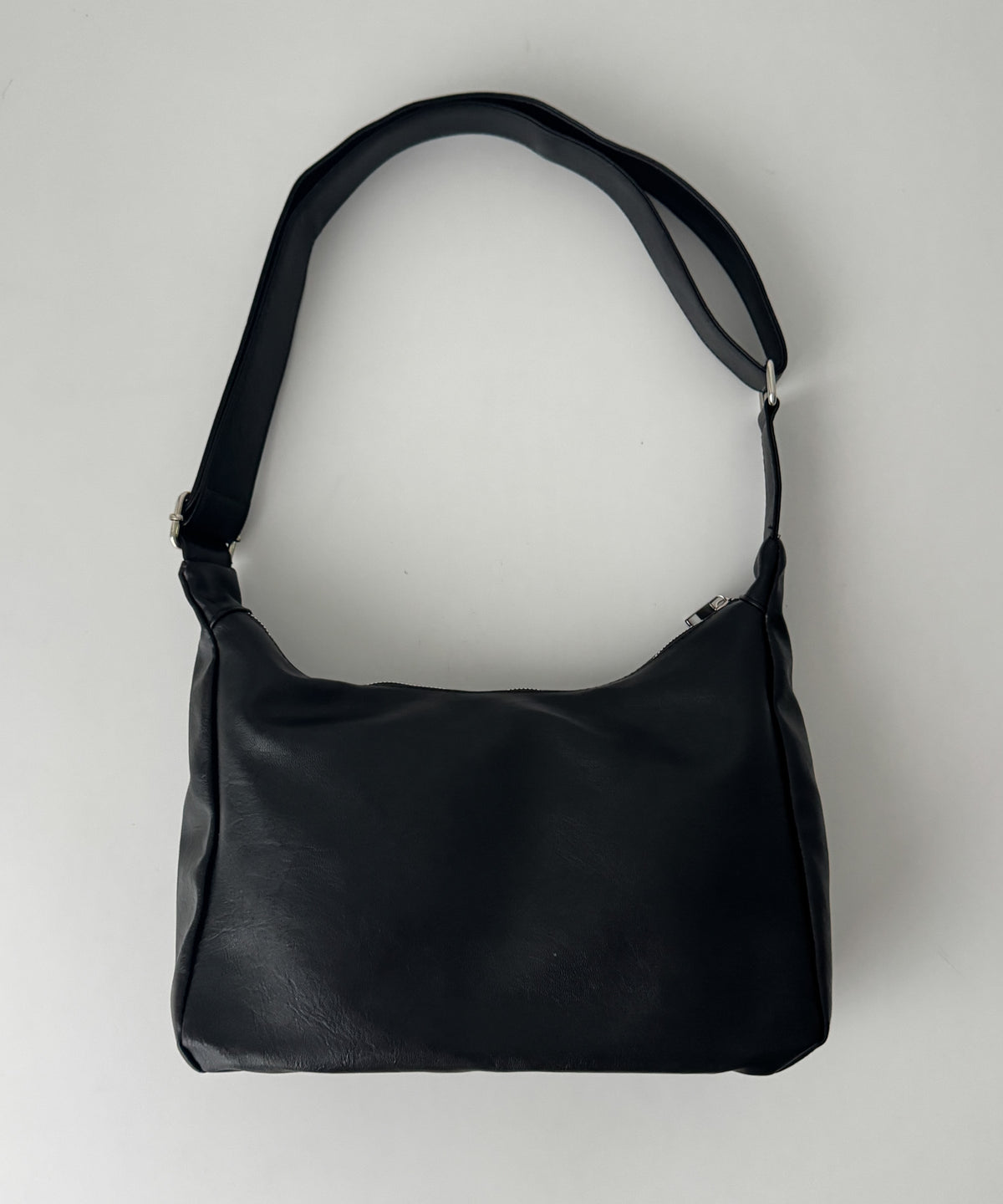 ソフトレザーワンショルダーバッグ