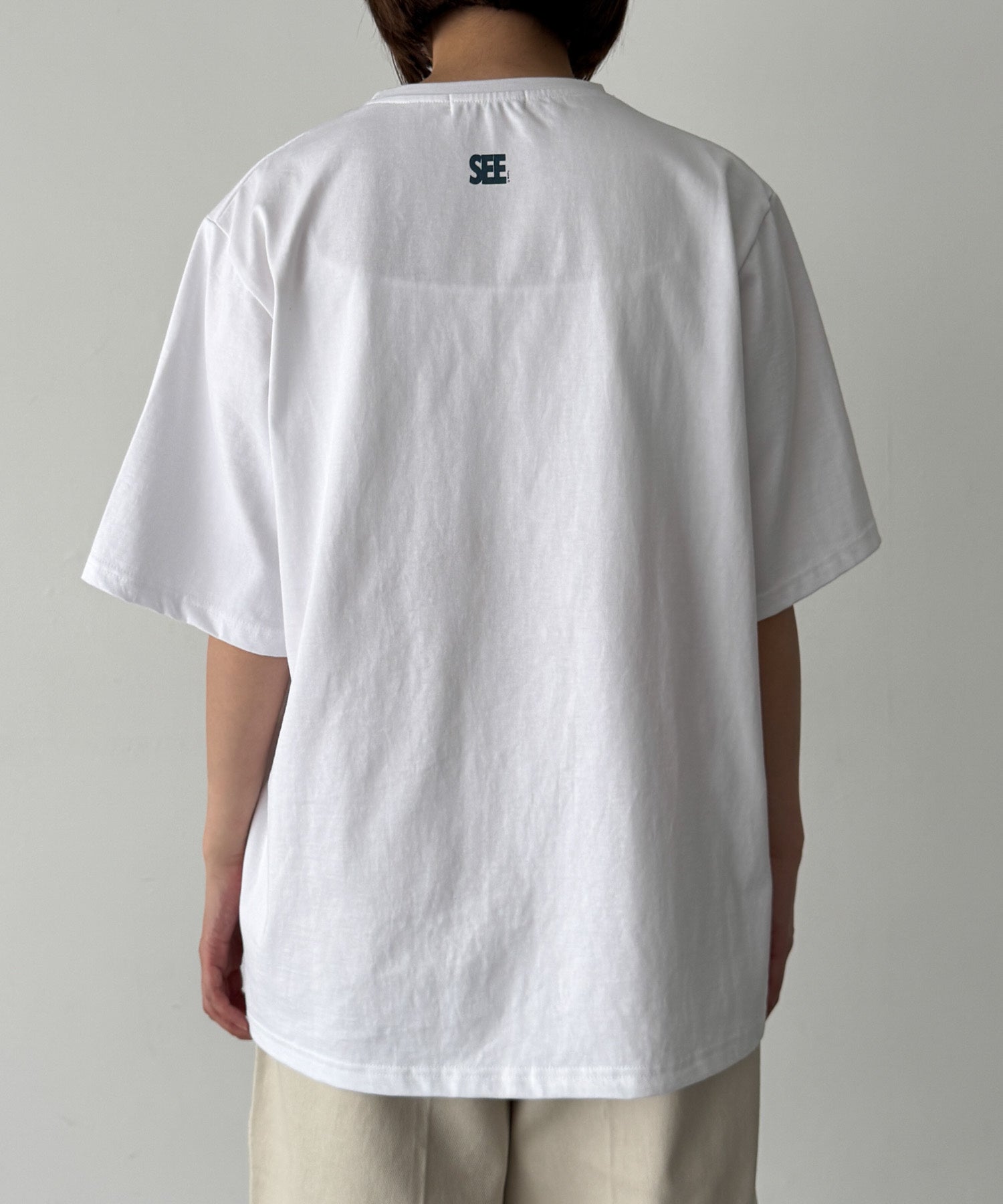 "SEE"Tシャツ