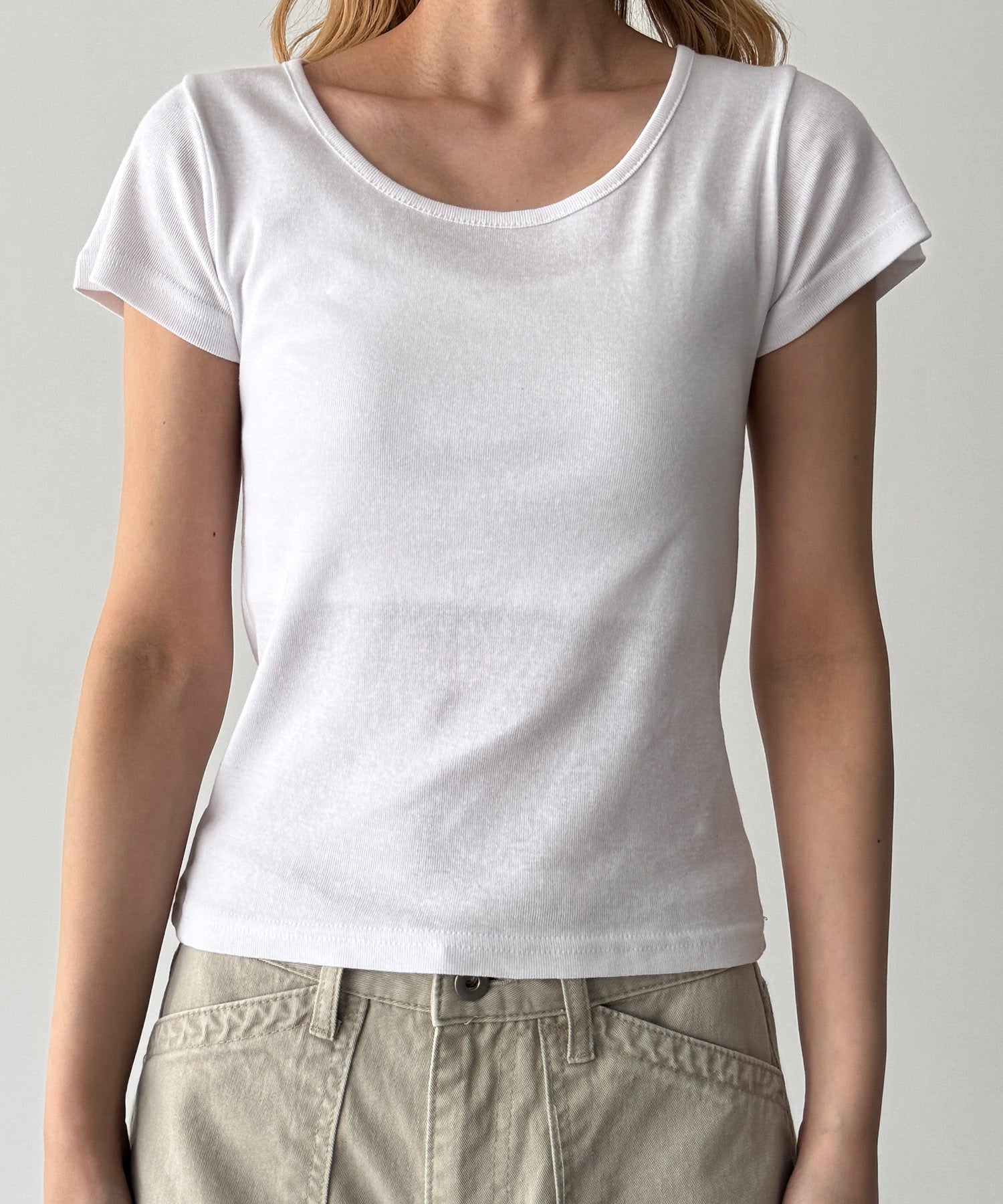 コットンラウンドネックTシャツ
