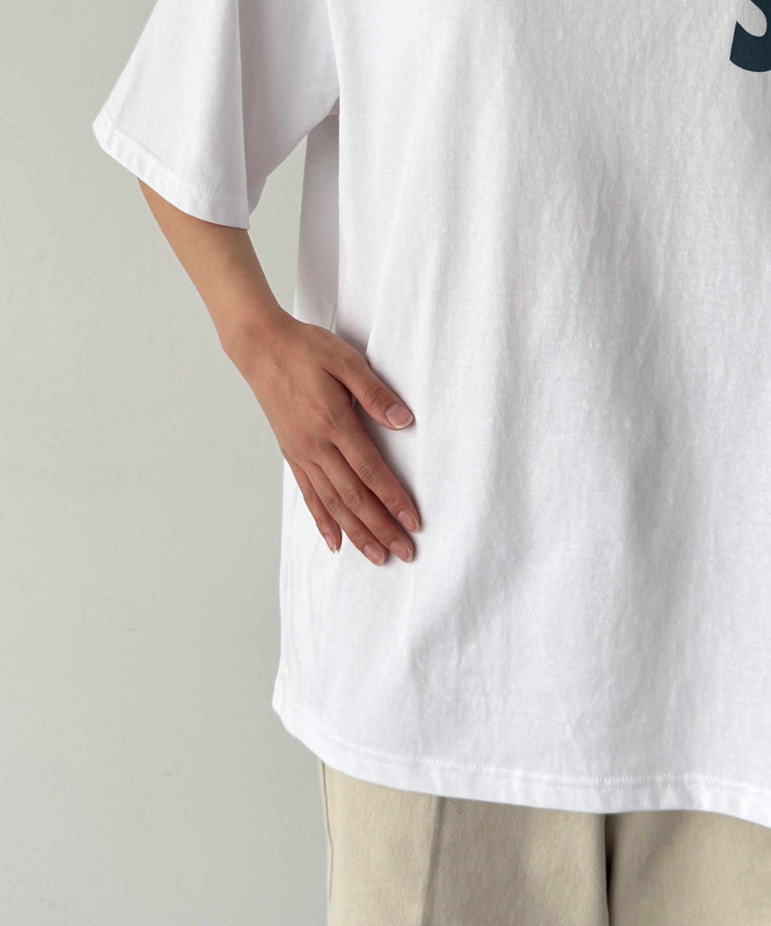 "SEE"Tシャツ