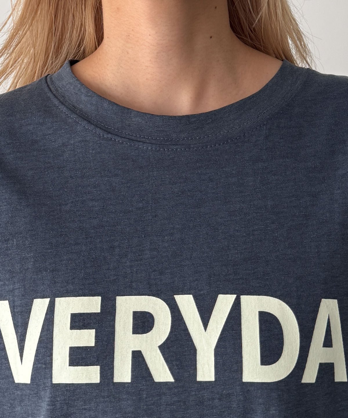 "EVERYDAY"Tシャツ