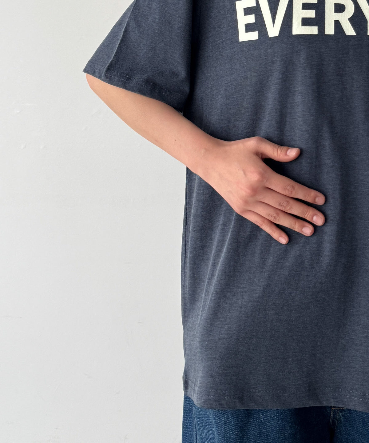 "EVERYDAY"Tシャツ