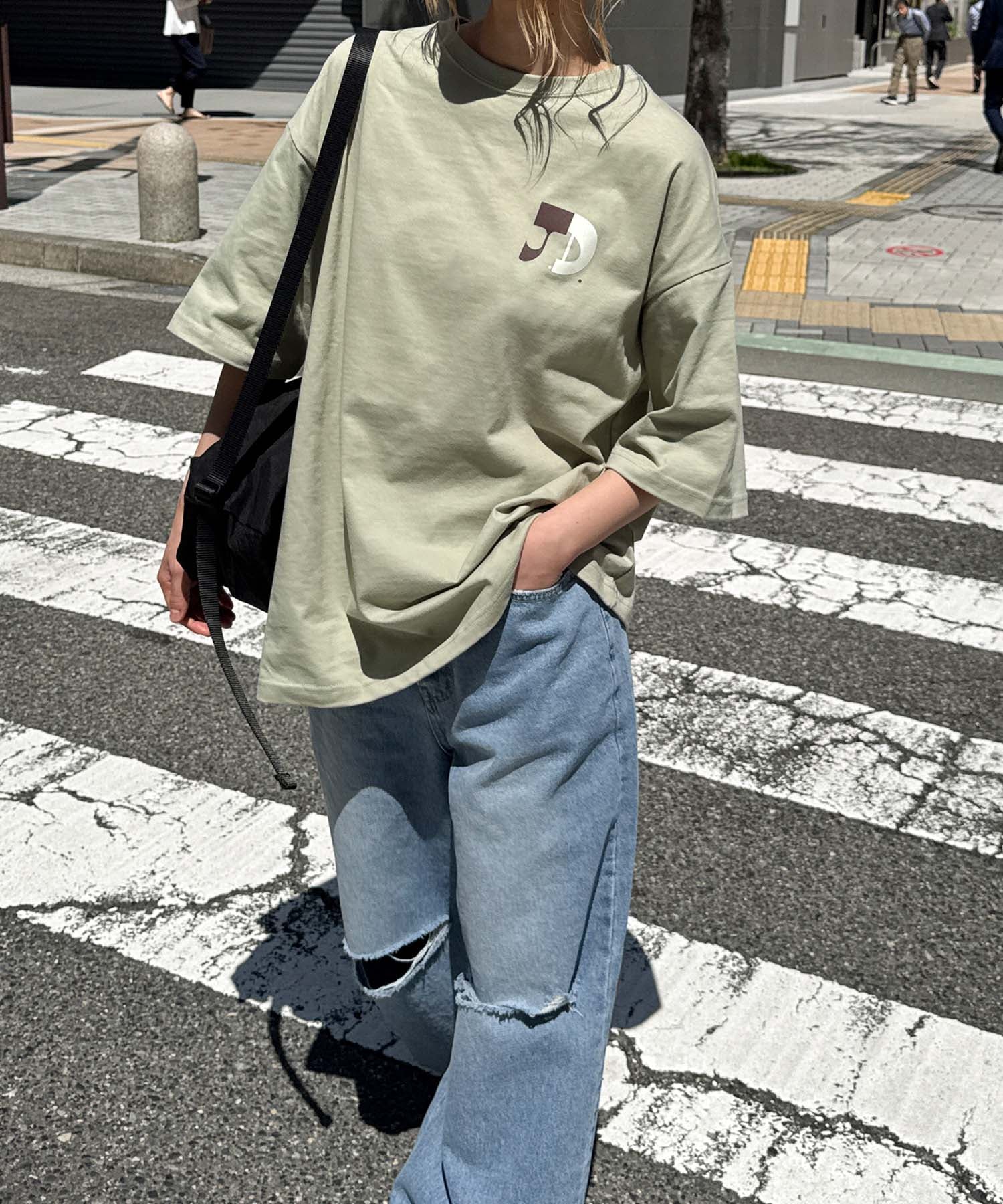 H158 B77 W57 H84(モデル着用サイズL)