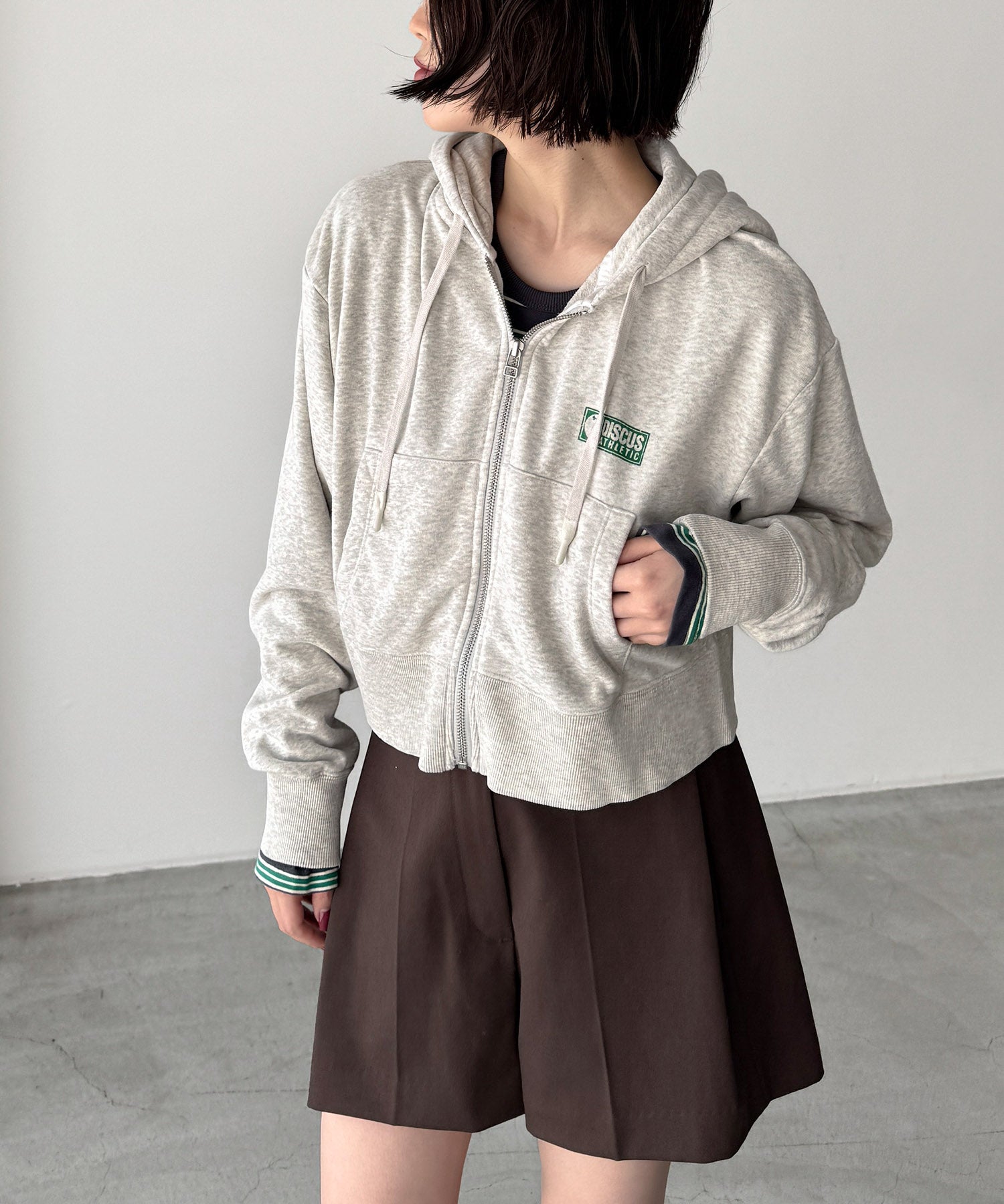 H154 B80 W64 H84