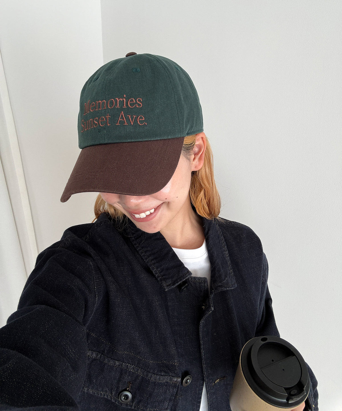 "Memories"ロゴCAP
