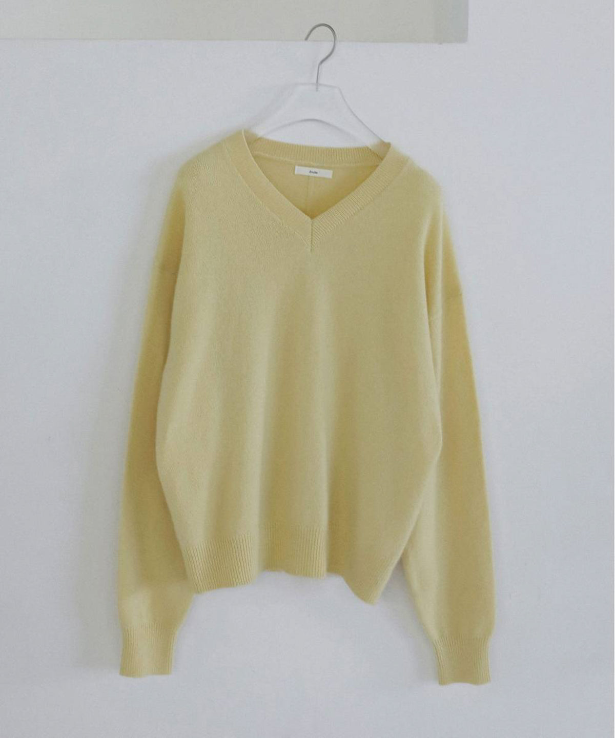 Wool Vneck Knit