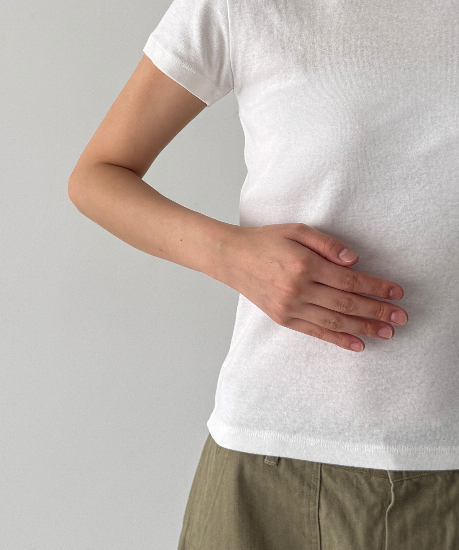 BASICコンパクトTシャツ