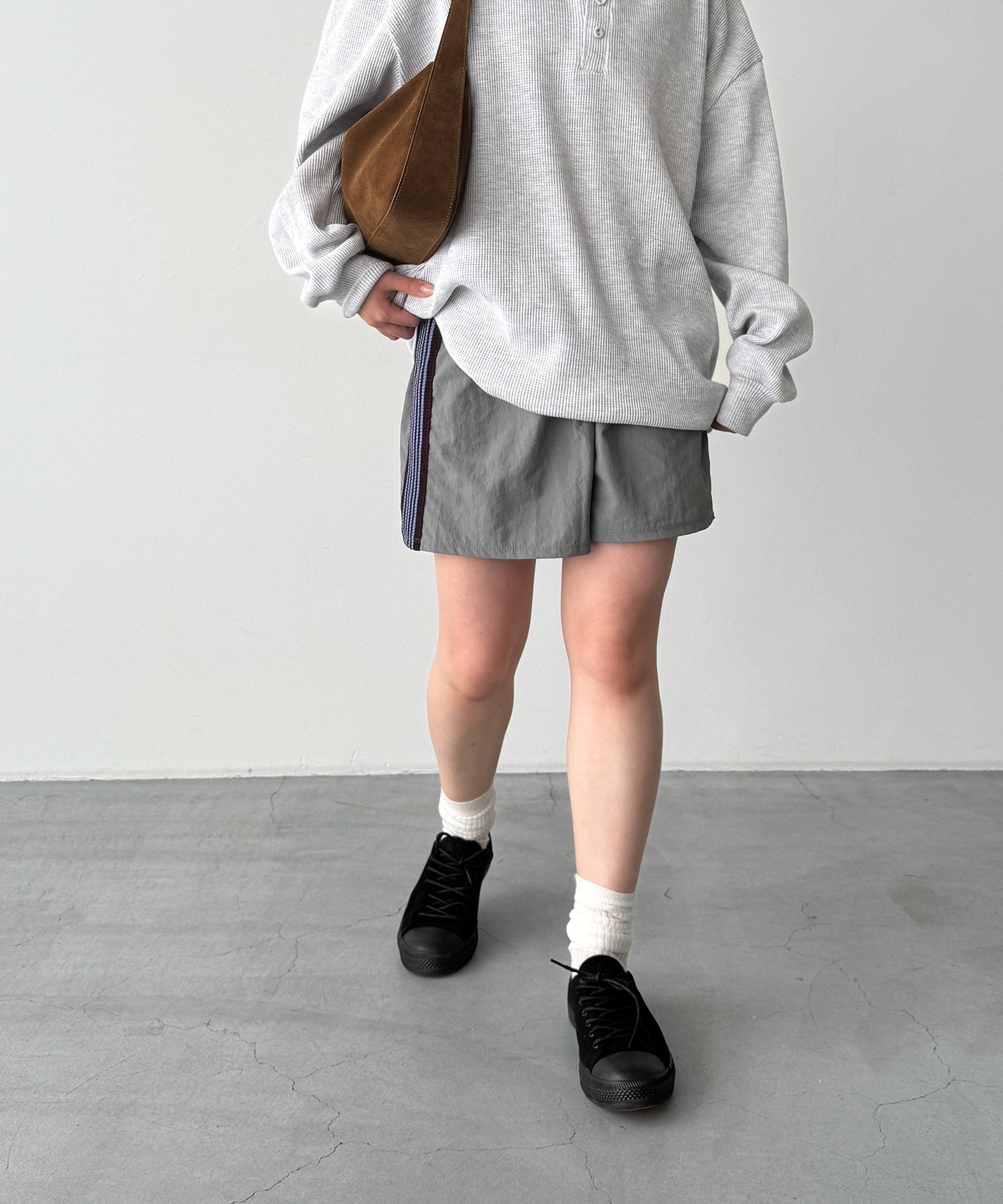 サイドラインナイロンショートパンツ