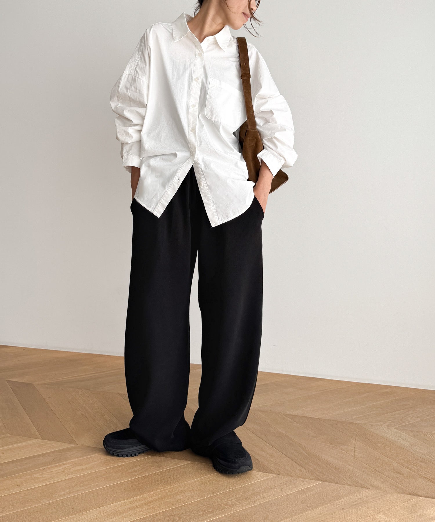 H158 B80 W61 H85