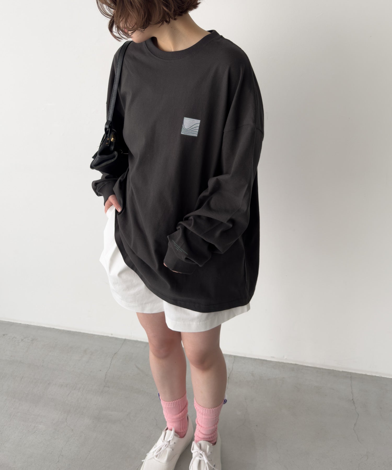 H154 B80 W64 H84(モデル着用サイズM)