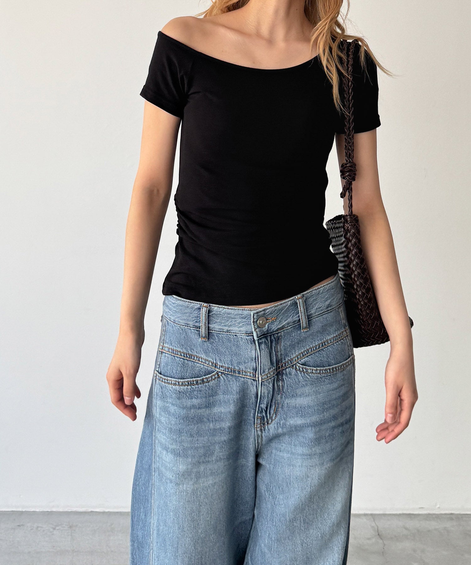 ワンショルダーサイドギャザーTシャツ
