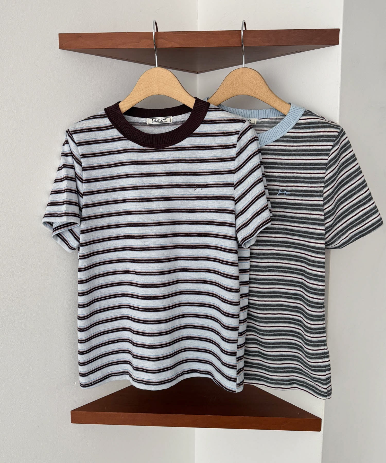 襟リブ胸刺繍ボーダーリンガーTシャツ