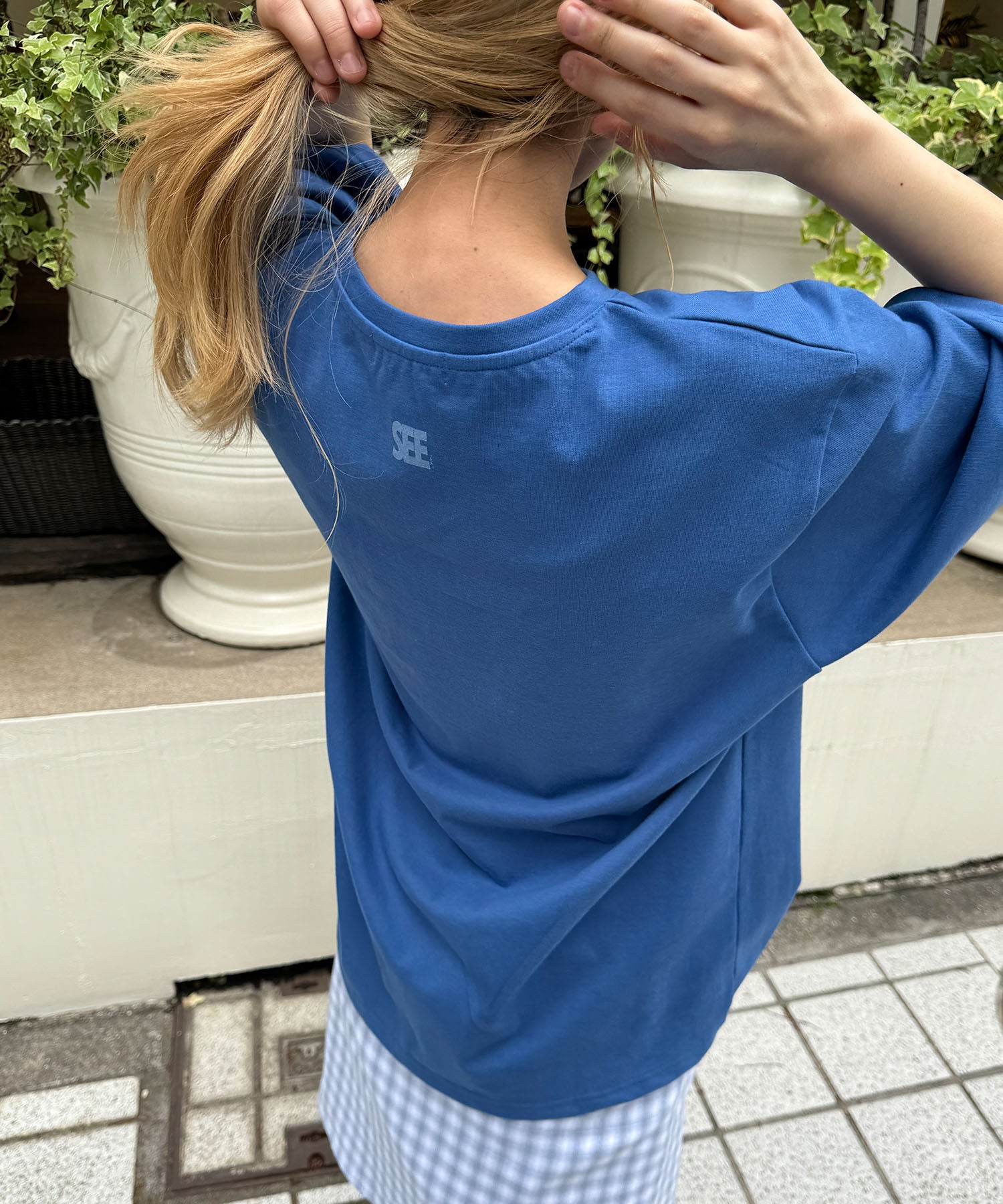 "SEE"Tシャツ