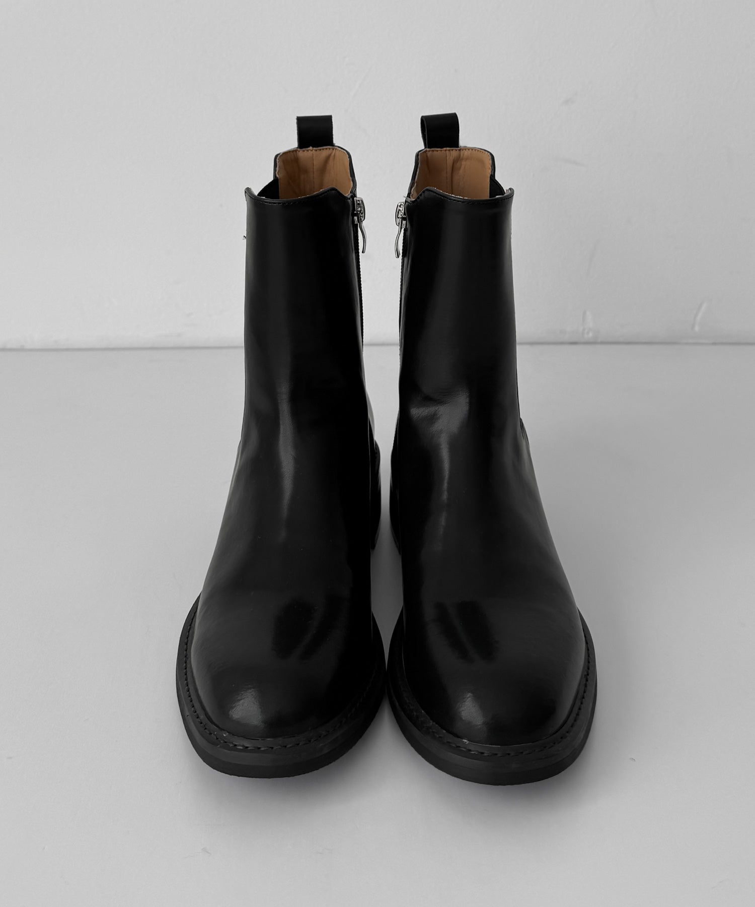 レザーサイドゴアミドルブーツ