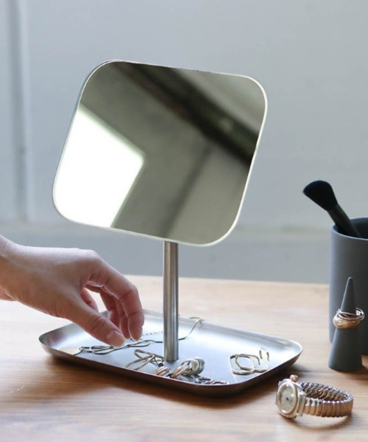 RECTANGLE MIRROR WITH TRAY W18