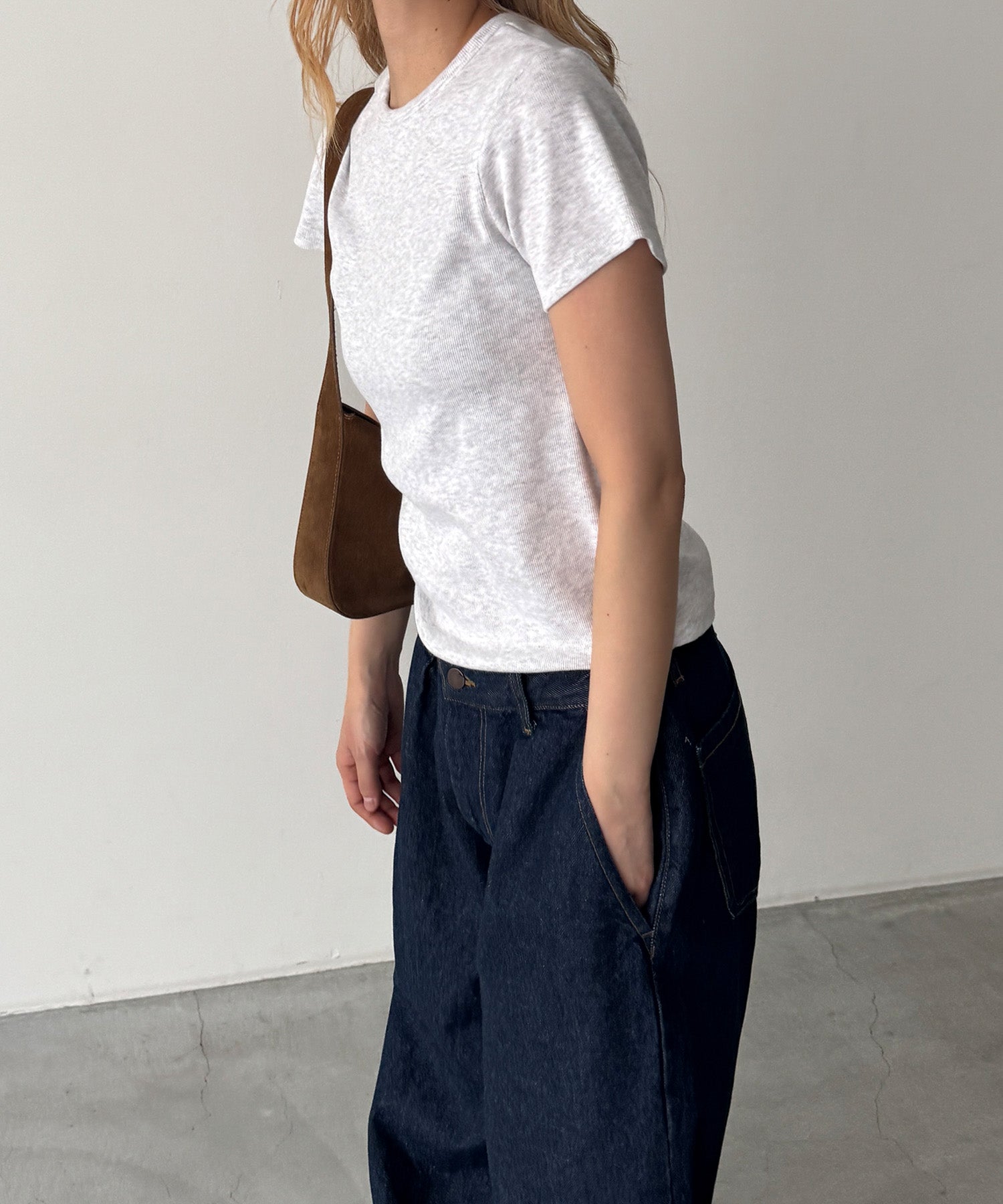 BASICコンパクトTシャツ