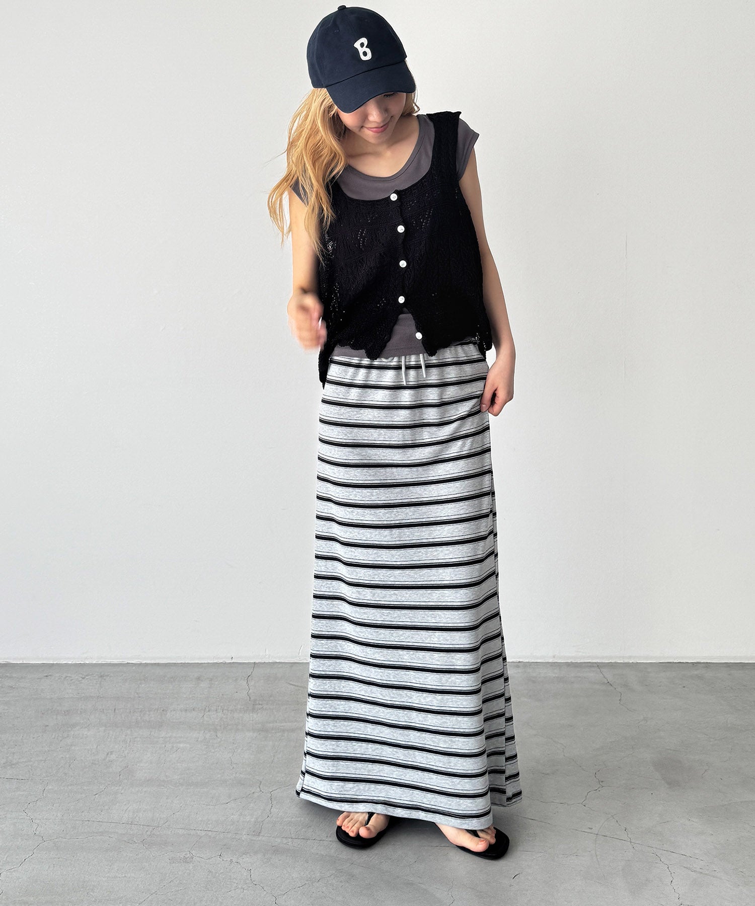 スカシ編みニットベスト