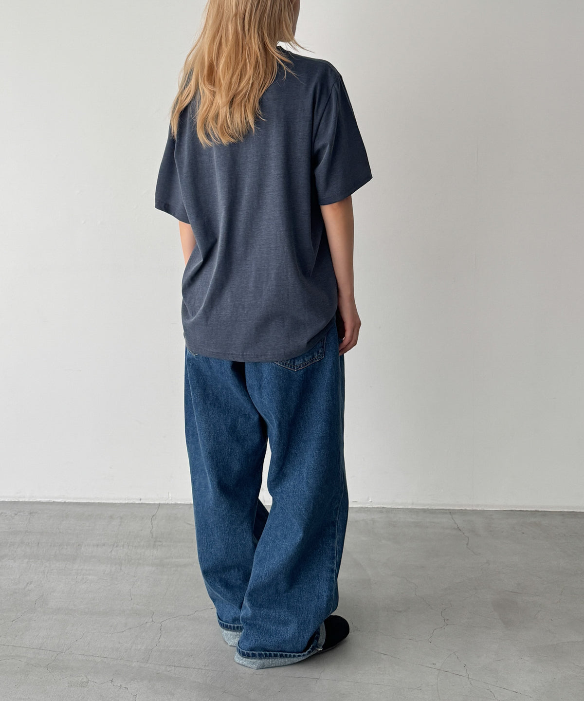 "EVERYDAY"Tシャツ