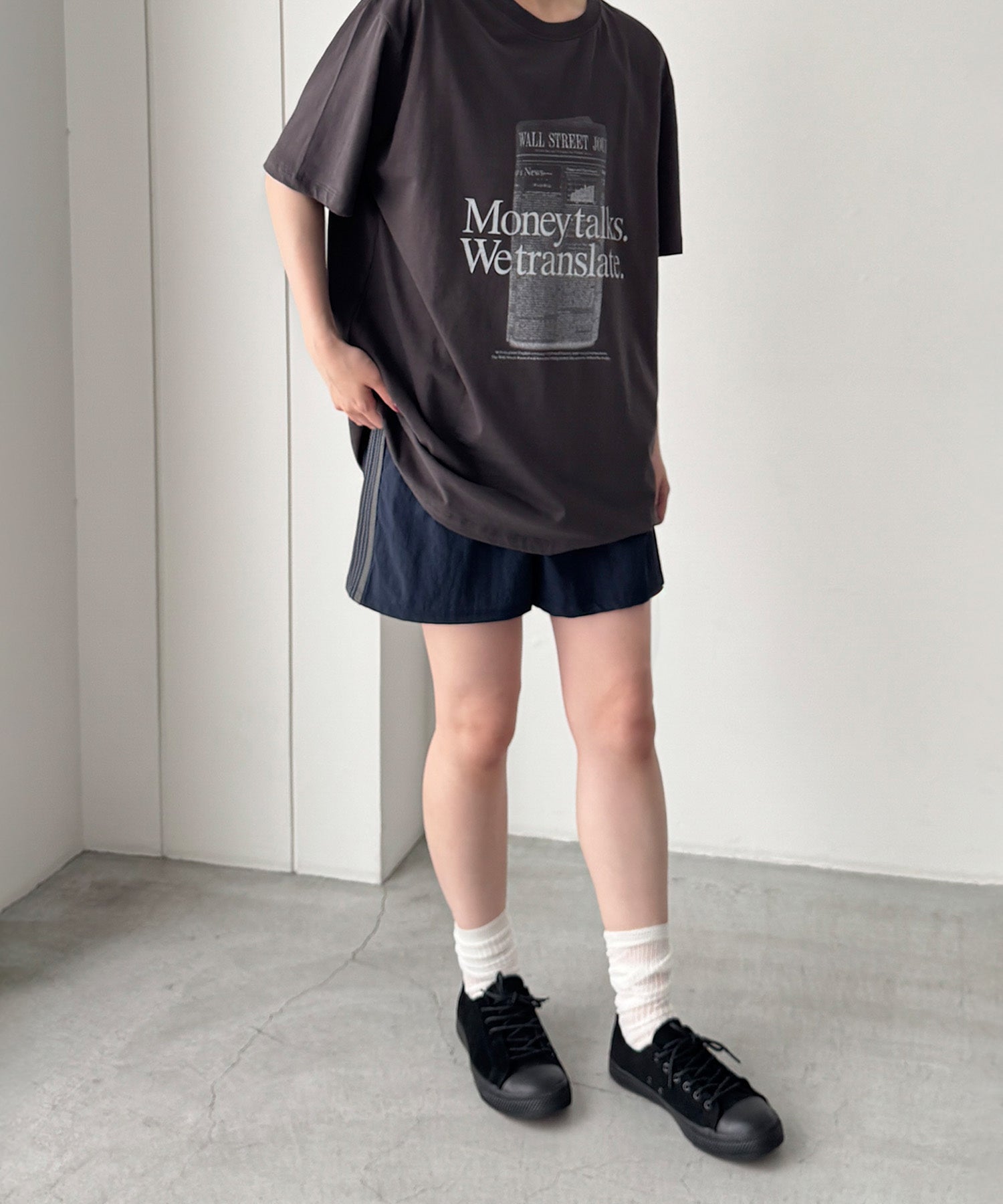 "NEWSPAPER"Tシャツ