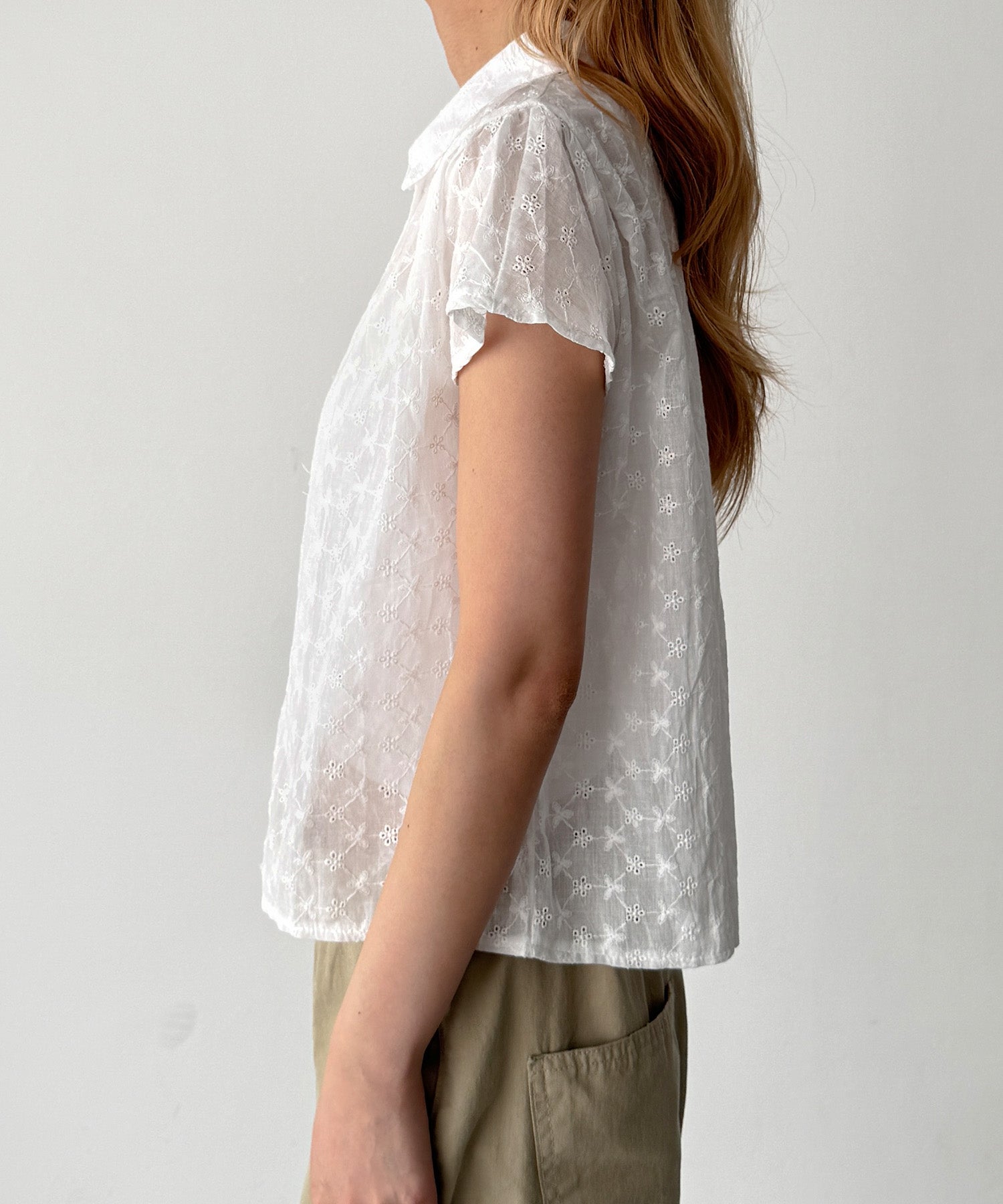 レース刺繍シャツ