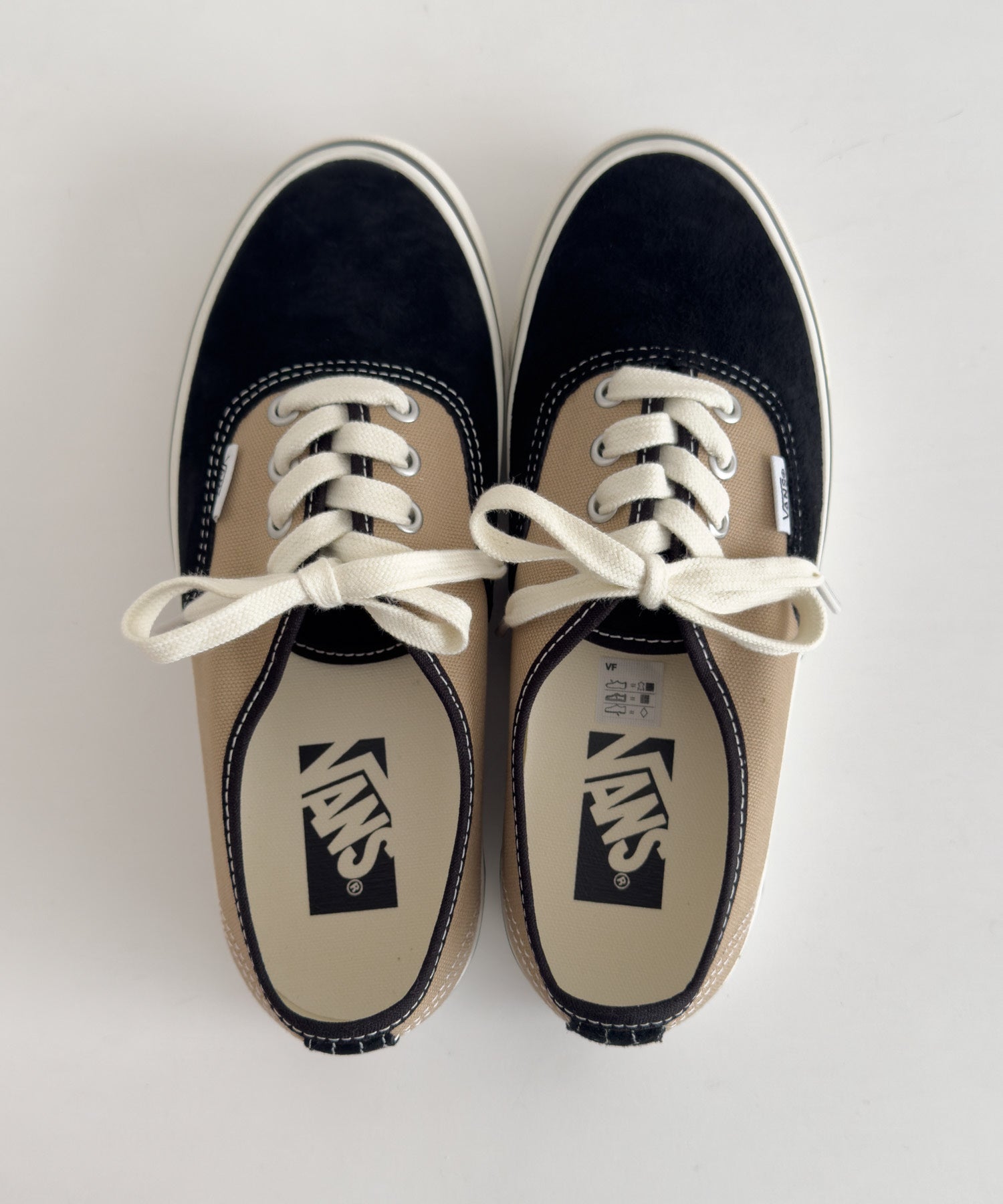 LX Authentic 44/VN000D9NGGT