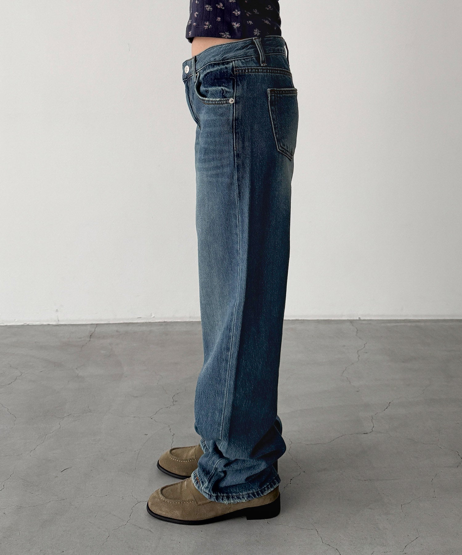 ロールーズストレートデニムパンツ 607
