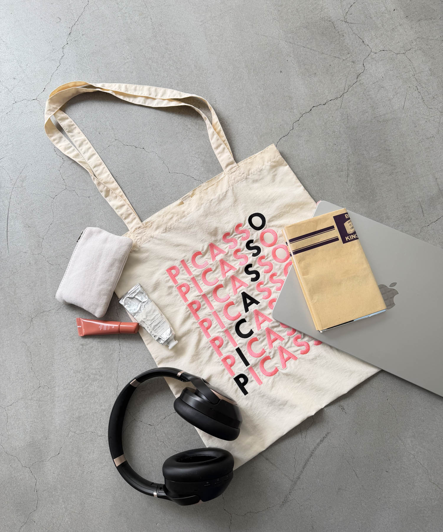 "PICASSO"ラインロゴトートバッグ