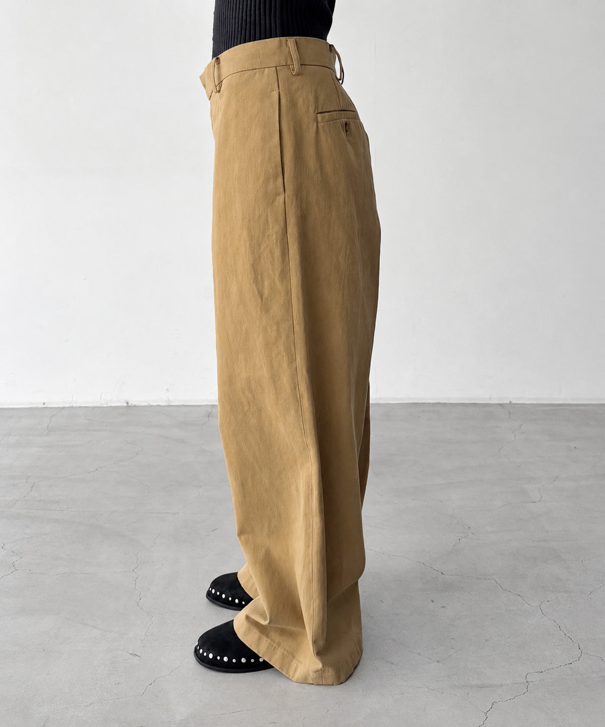 ワイドチノパンツ