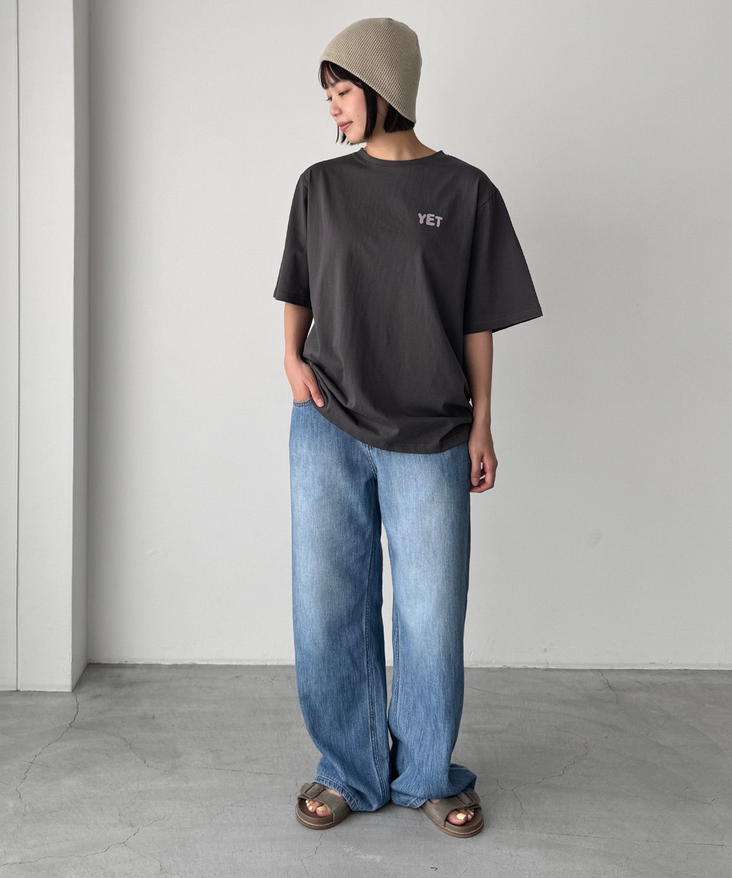 "YET"Tシャツ