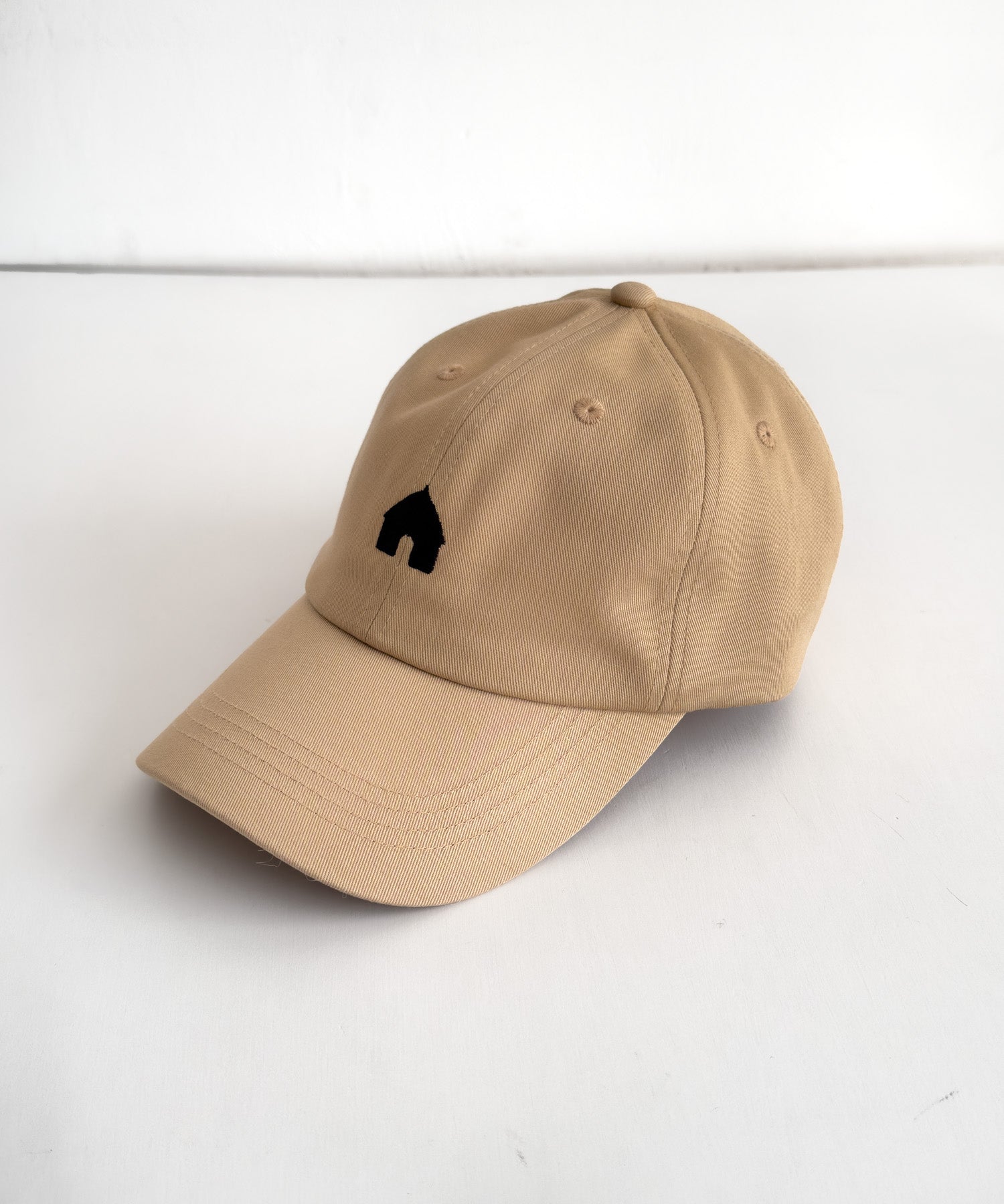 "HOUSE"刺繍CAP