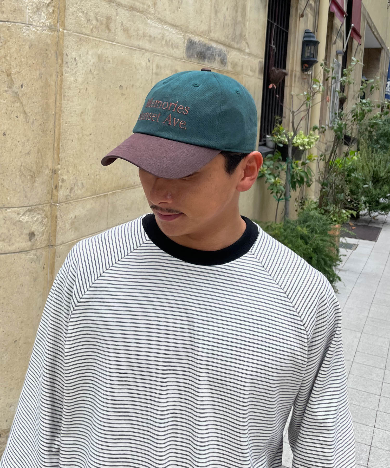 "Memories"ロゴCAP