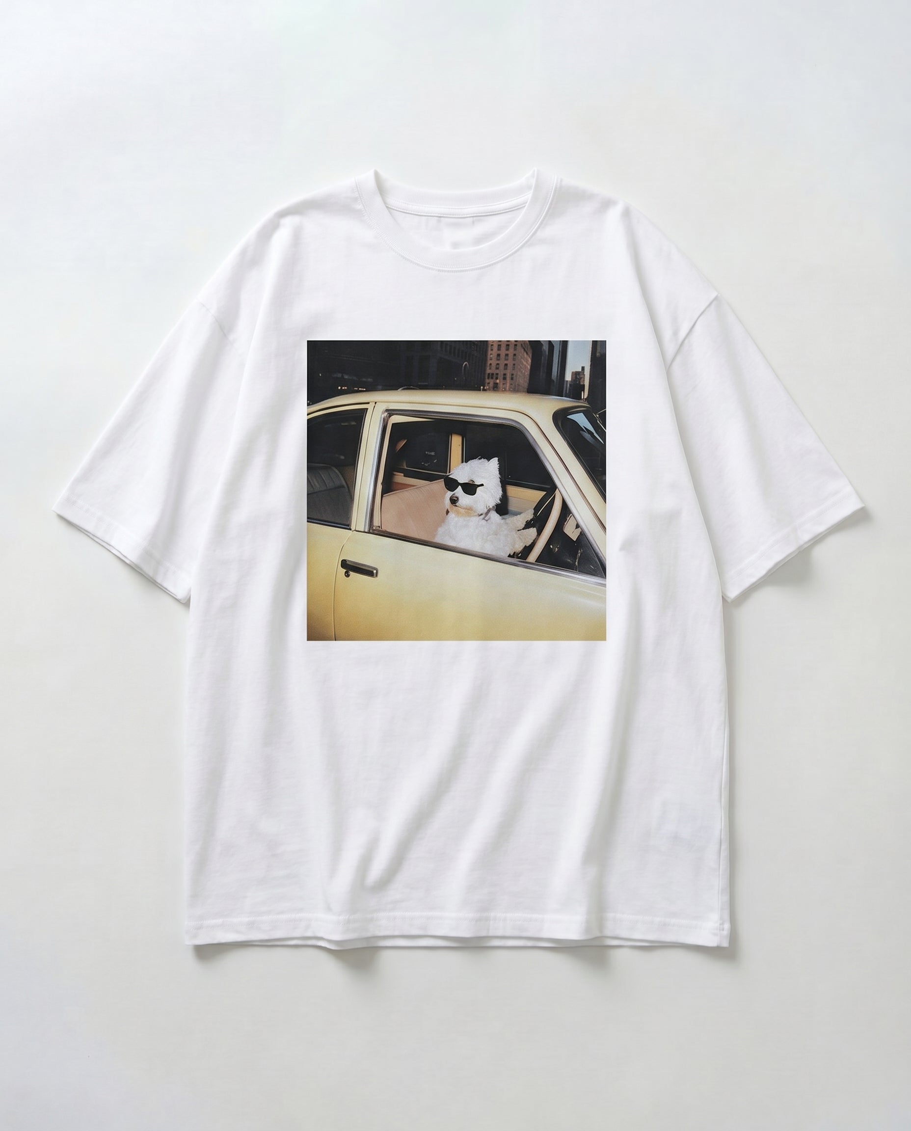 "driving dog"Tシャツ