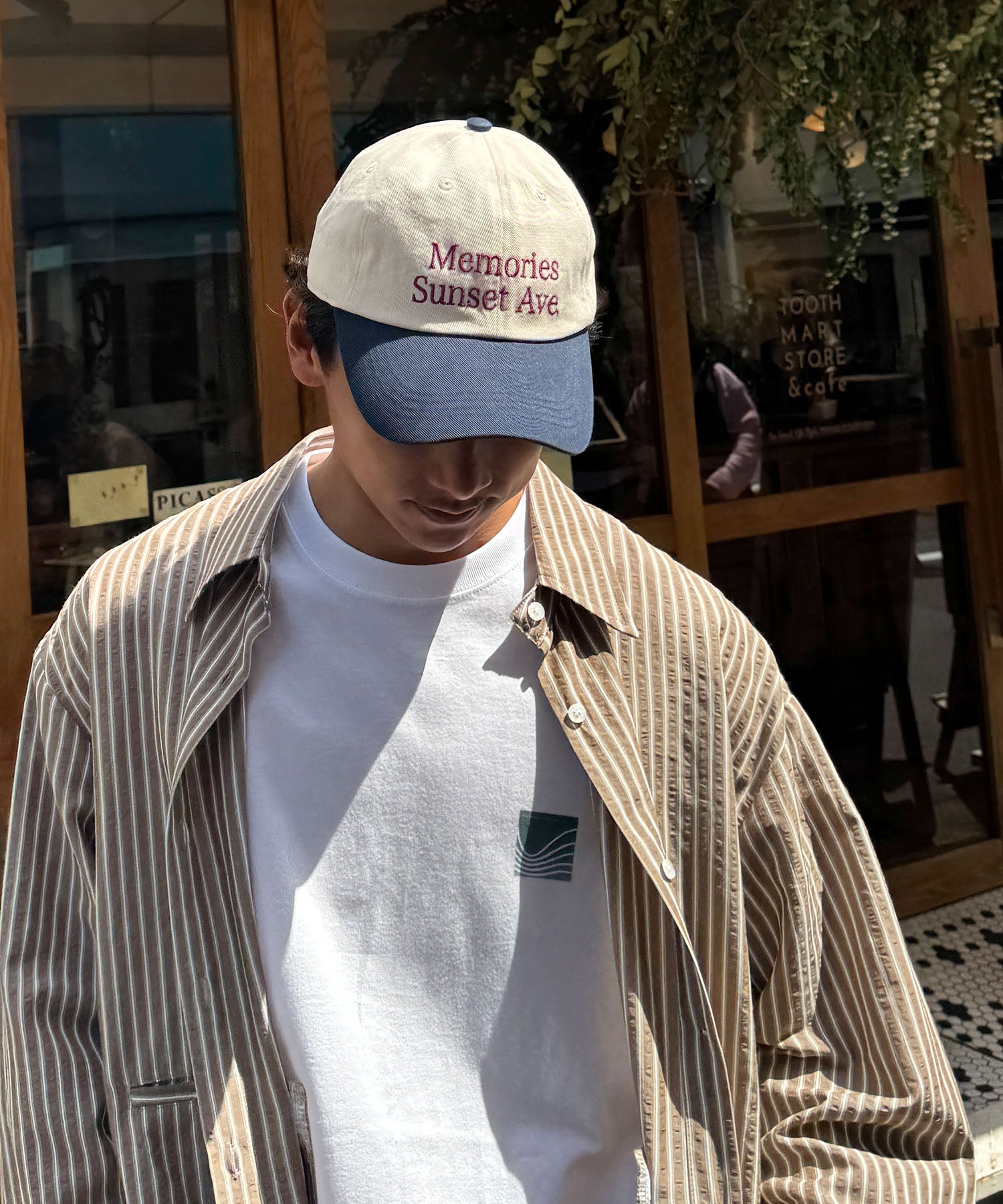 "Memories"ロゴCAP