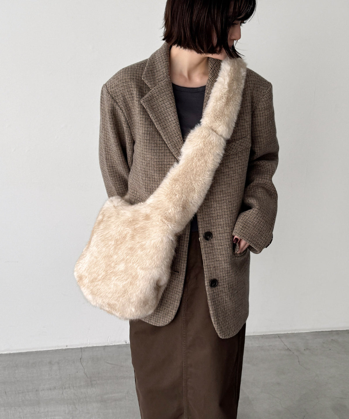 ファーショルダーバッグ