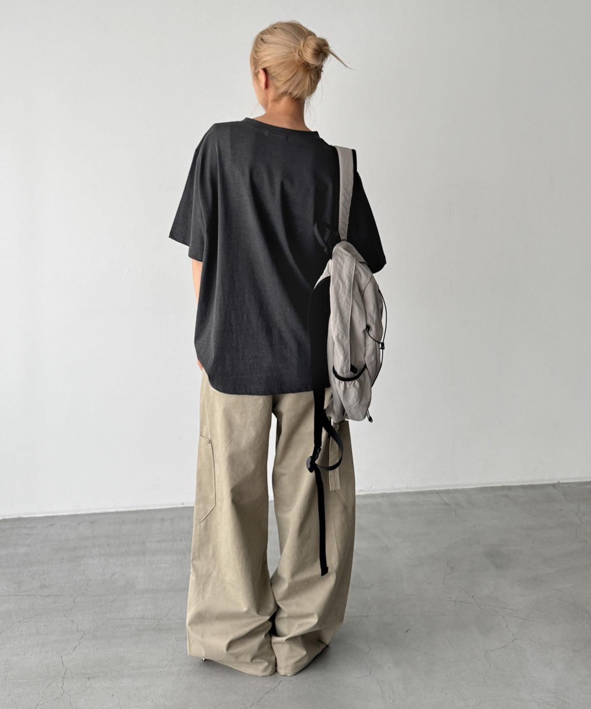 "EVERYDAY"Tシャツ