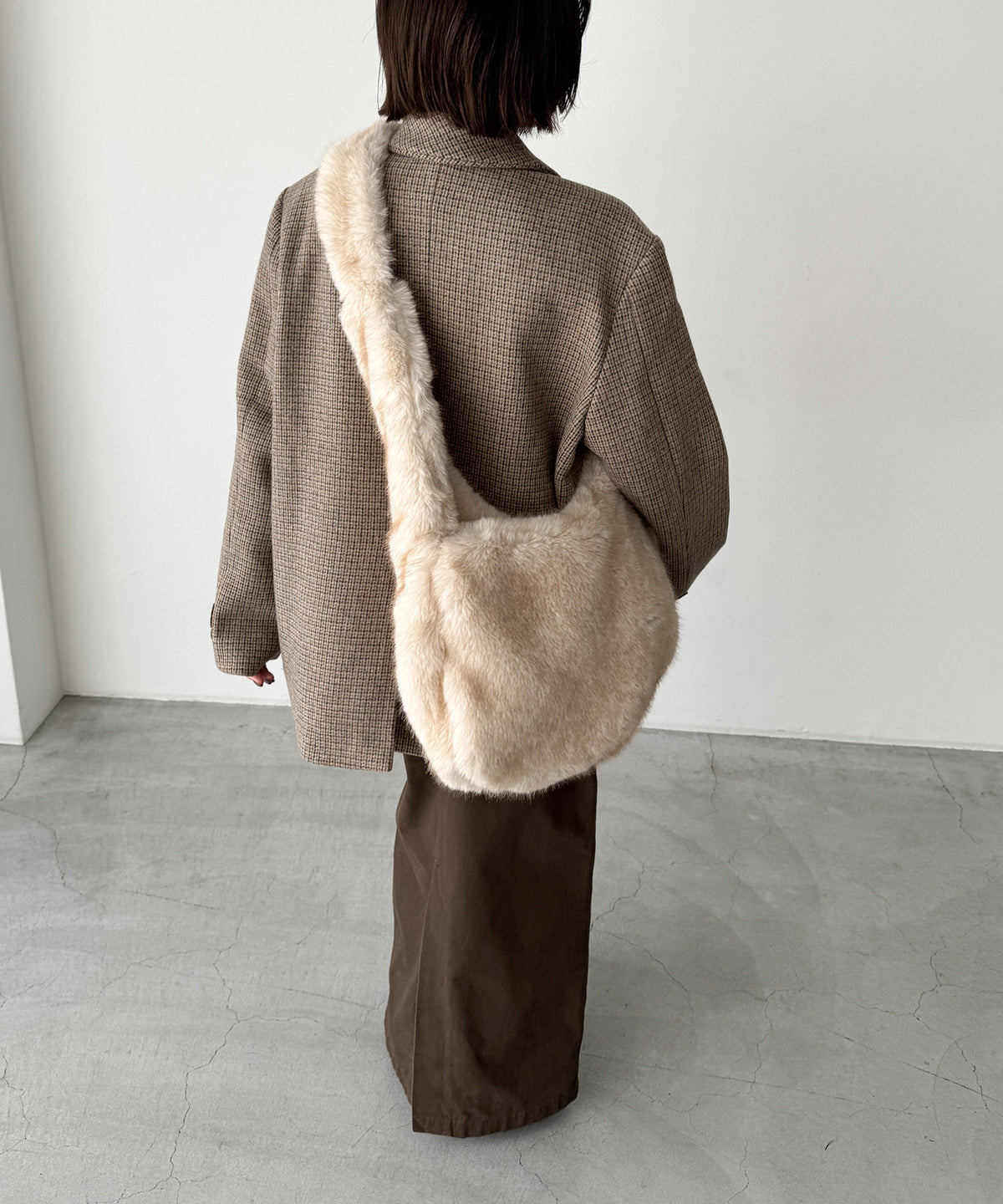 ファーショルダーバッグ