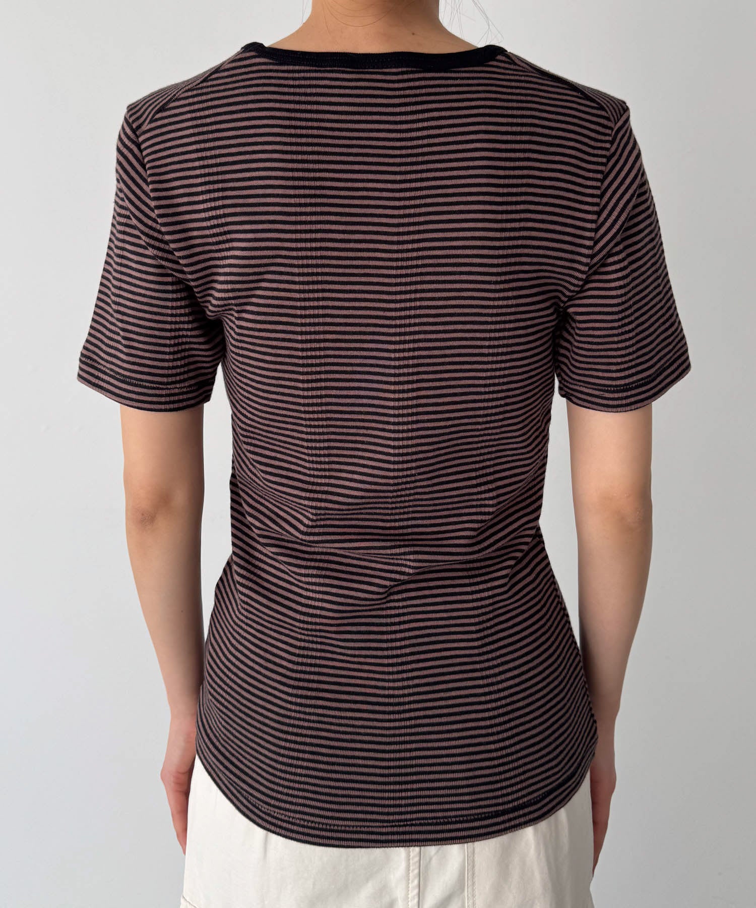 クルーネックTシャツ