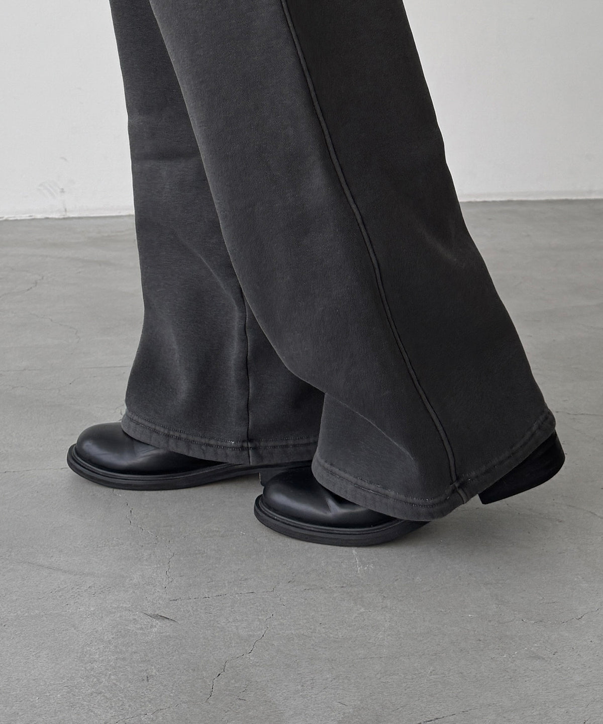 ピグメントスウェットパンツ