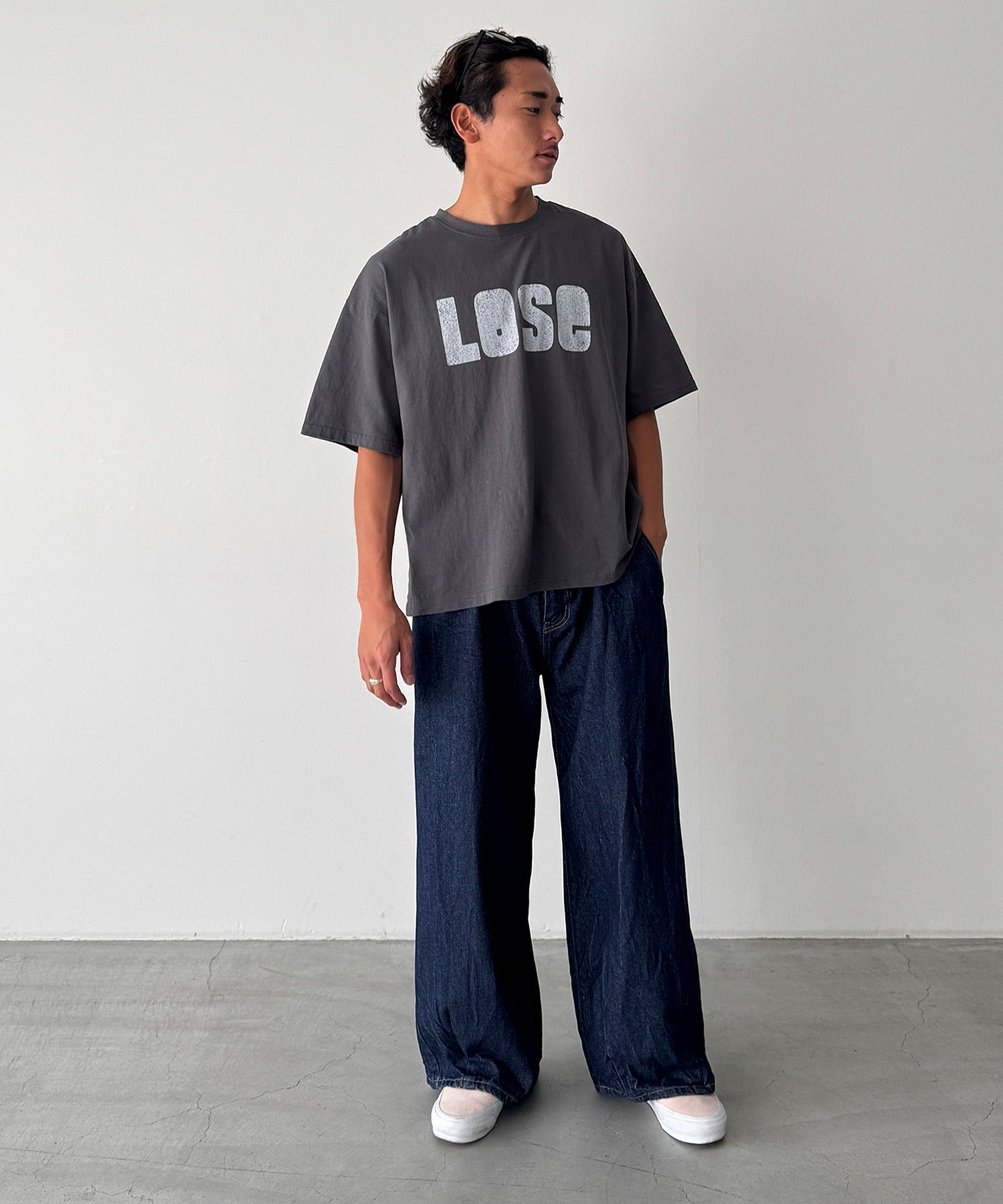 "LOSE"Tシャツ
