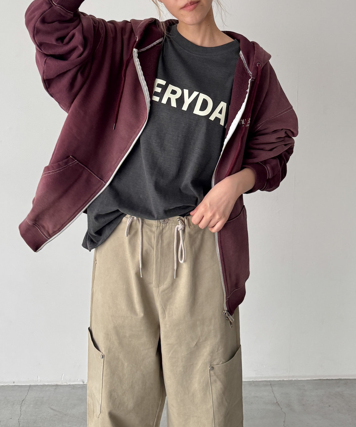 "EVERYDAY"Tシャツ