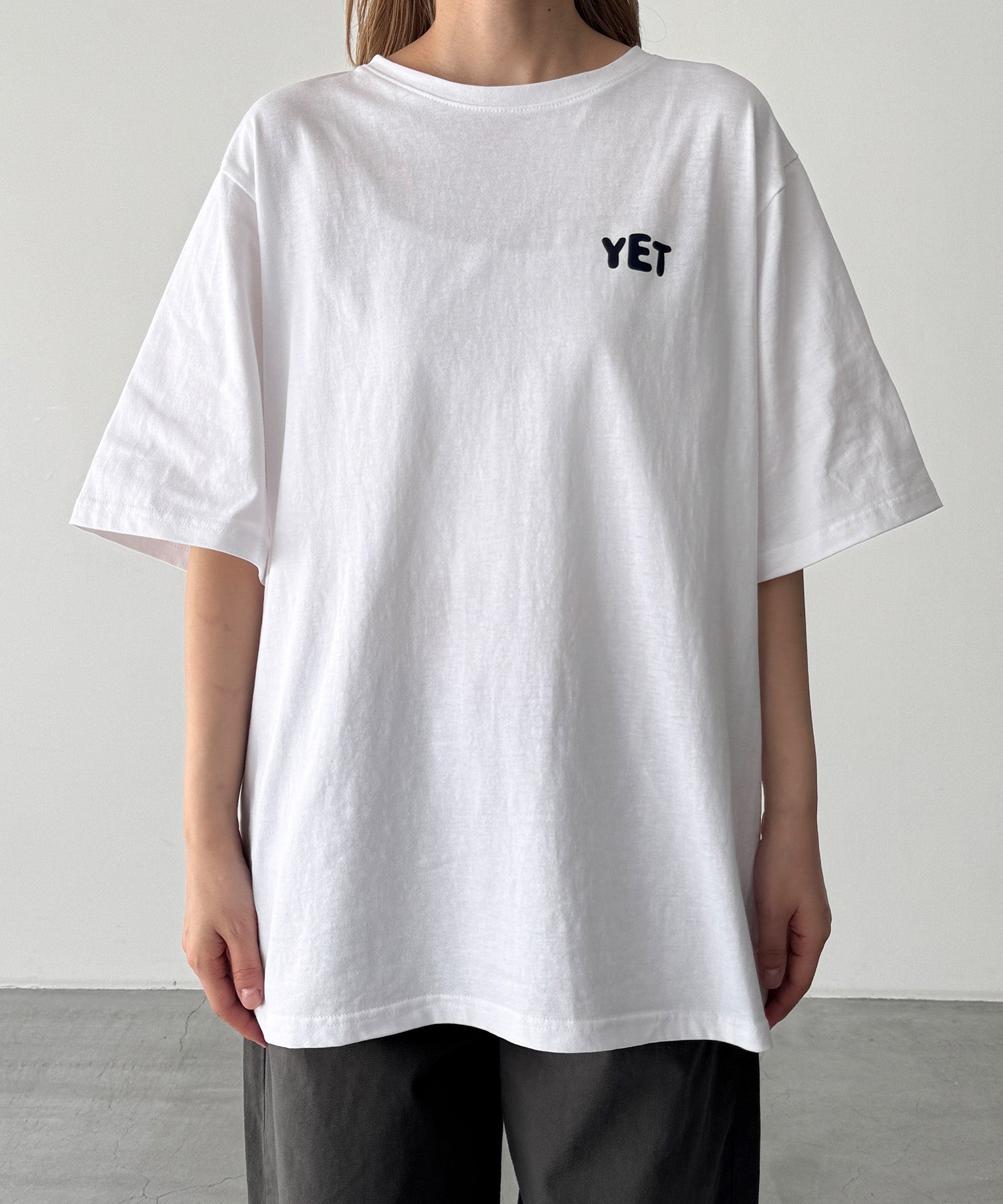 "YET"Tシャツ