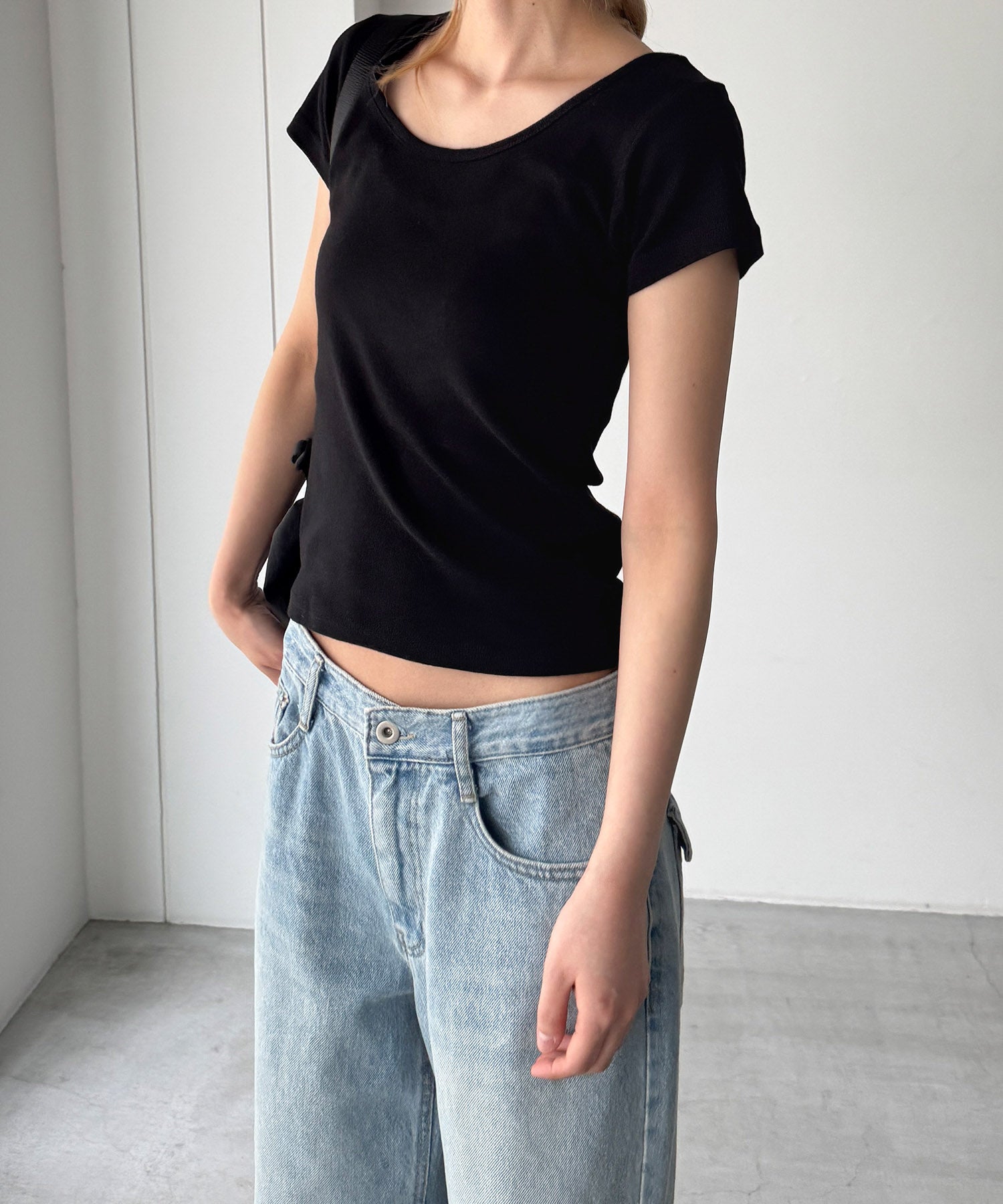 コットンラウンドネックTシャツ