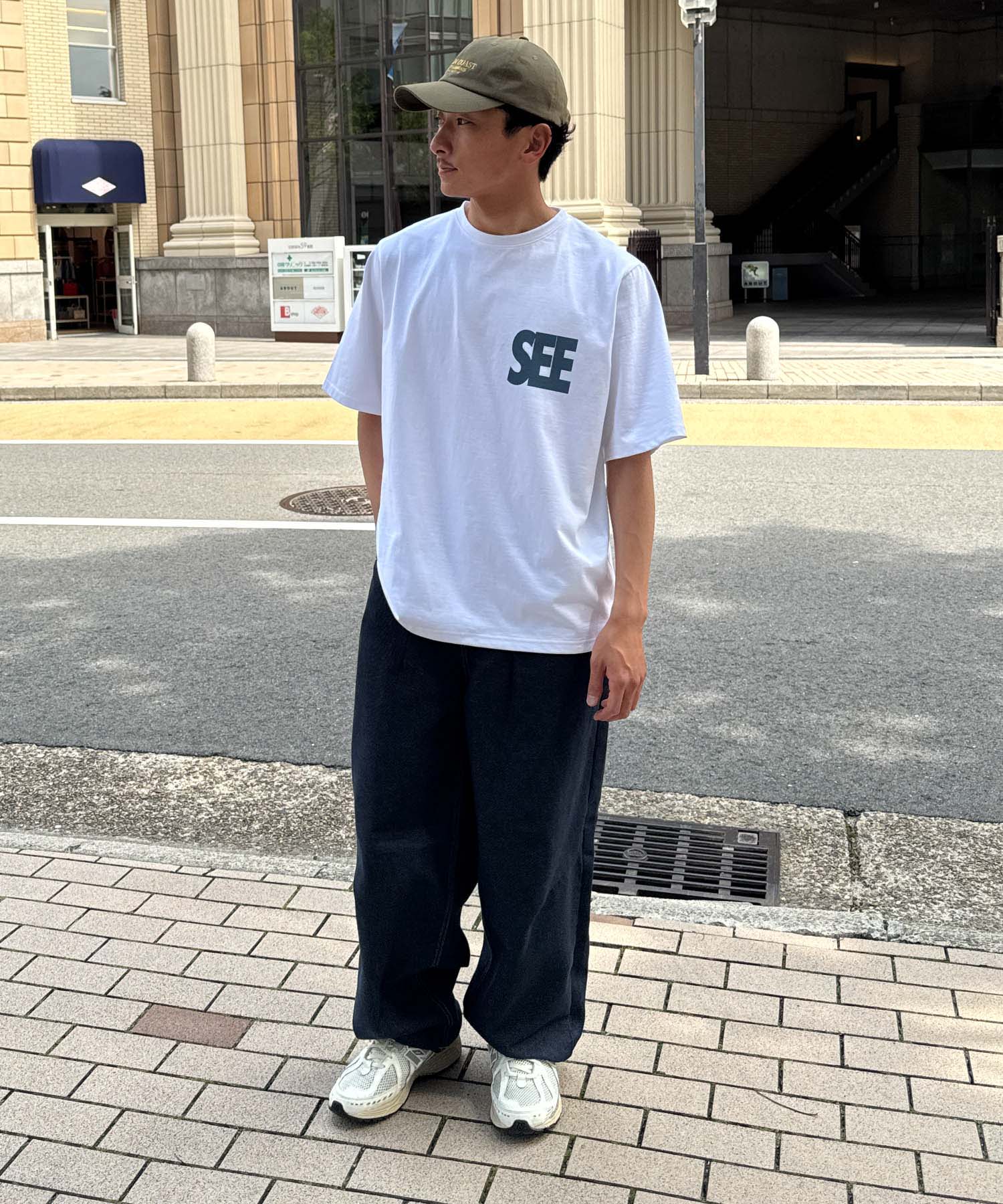 "SEE"Tシャツ